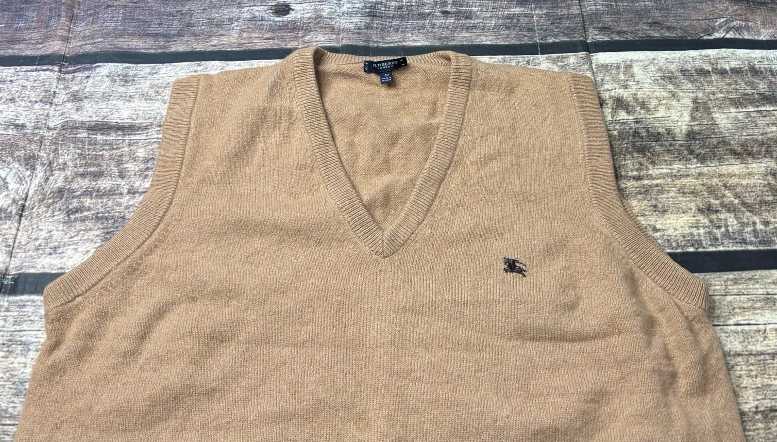 Burberry Burberry Sweater Vest Mens 42 Large Pure Wool Camel Size US L / EU 52-54 / 3 - 4 Thumbnail