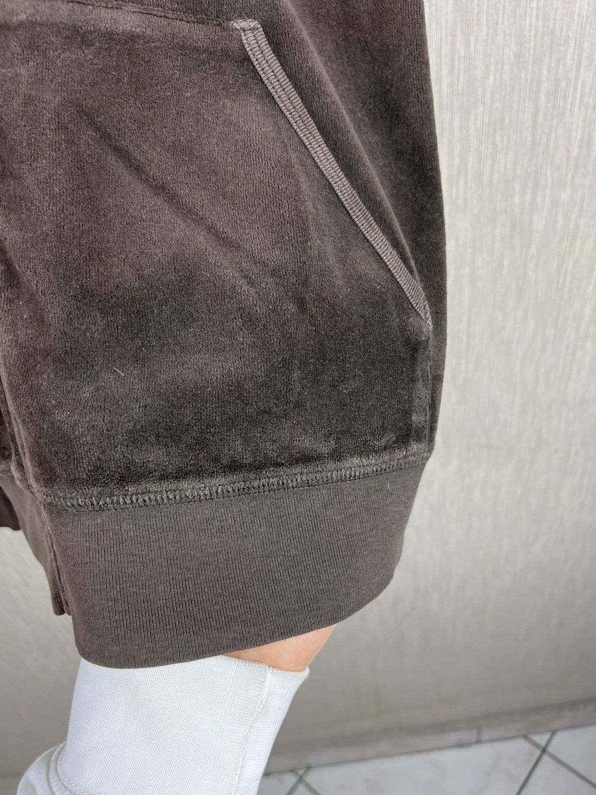 Juicy Couture × Vintage Vintage Juicy Couture y2k velvet zip hoodie sweatshirt logo Size XL / US 12-14 / IT 48-50 - 10 Thumbnail