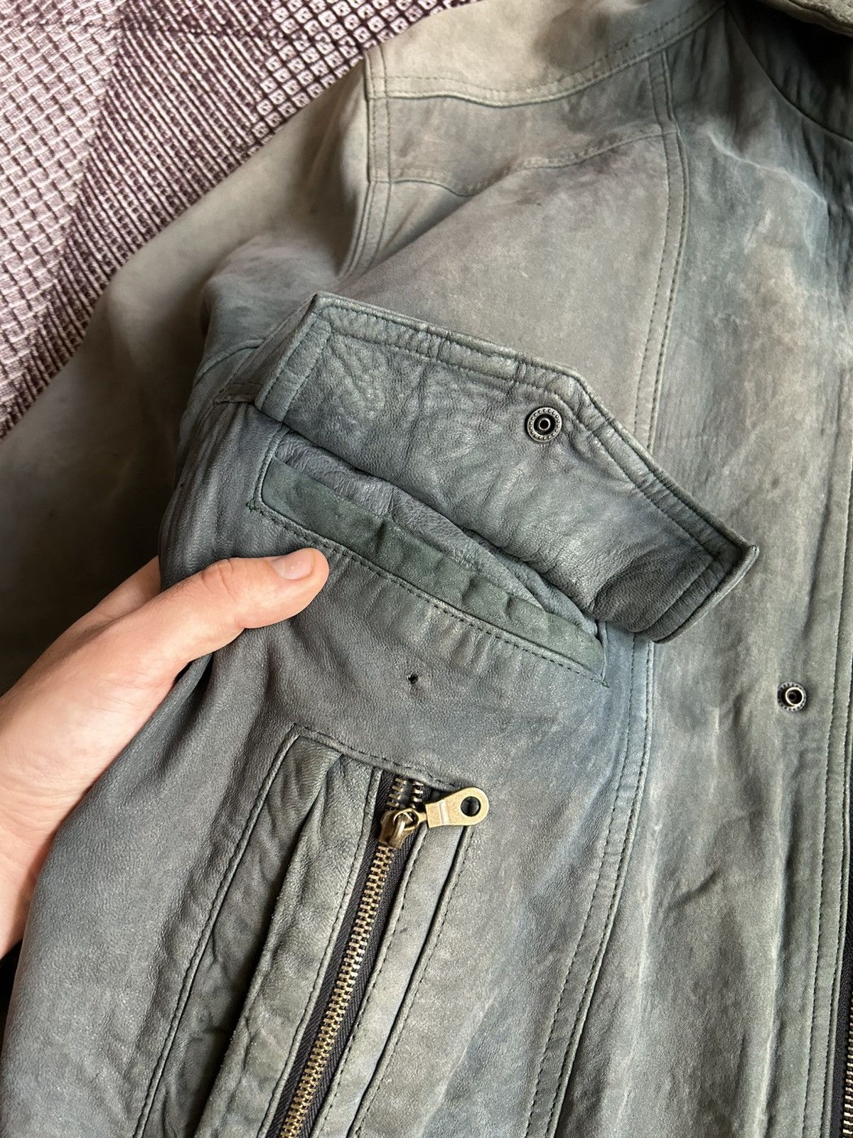 Genuine Leather Vintage Leather Bomber Jacket Heavy Faded Thrashed Size L Size US L / EU 52-54 / 3 - 5 Thumbnail