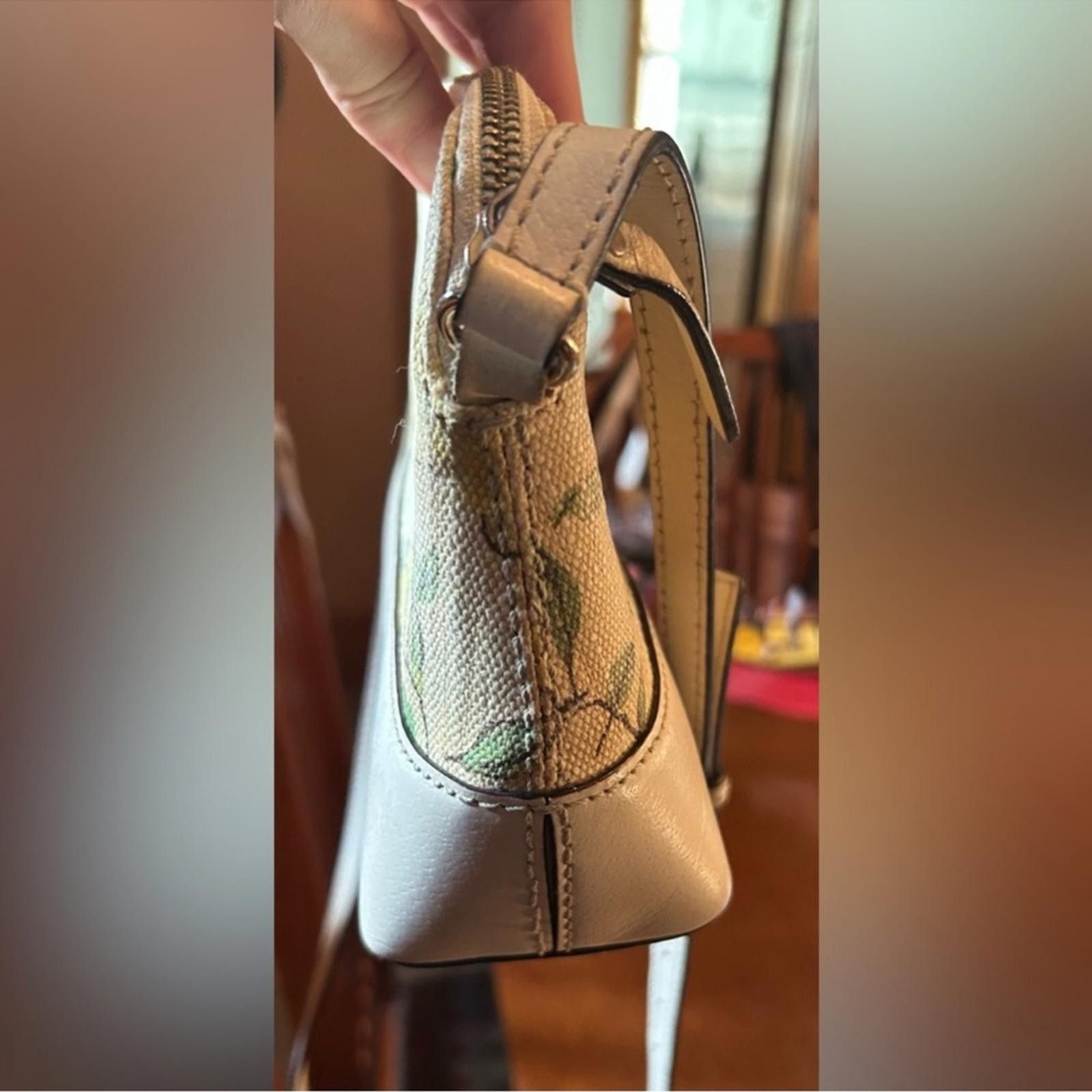 Other Kate spade, lemon cross body bad, adjustable strap Size ONE SIZE - 5 Thumbnail