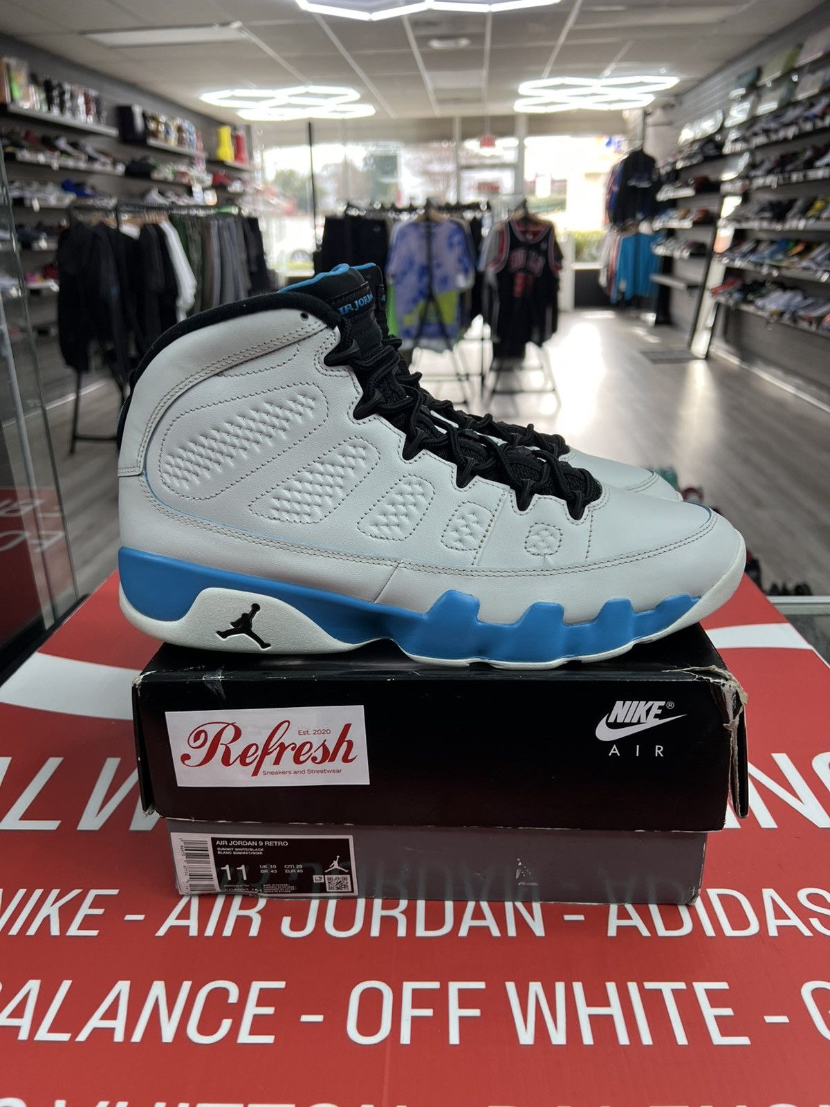 Jordan Brand Air Jordan 9 Powder Blue Size 11 Size US 11 / EU 44 - 1 Thumbnail