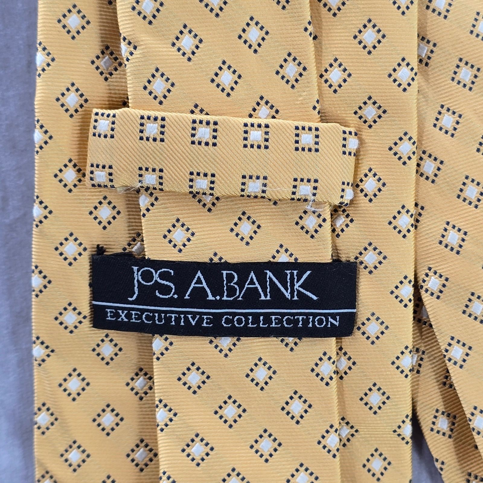 Jos. A. Bank Jos A. Bank Executive Yellow Diamond Geometric Silk Neck Tie Size 30 - 4 Thumbnail