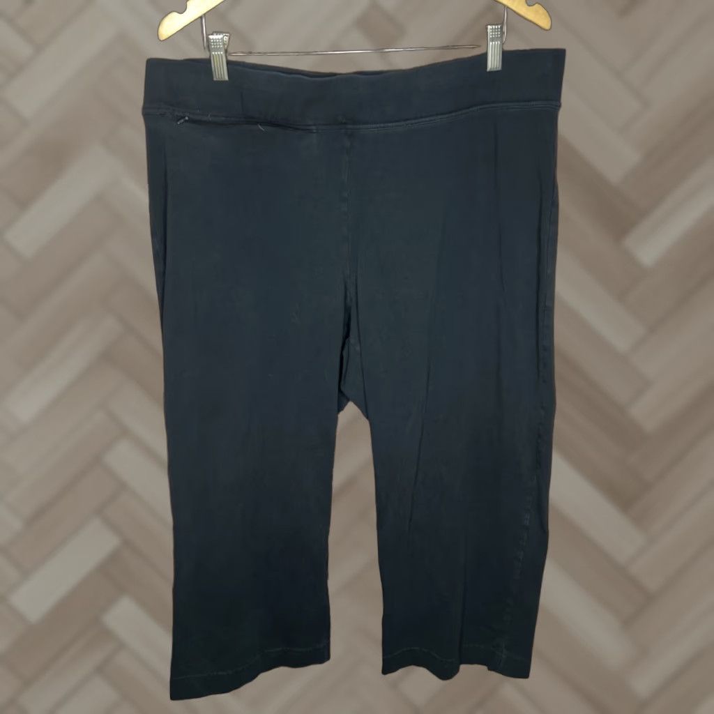 Lands' End Lands' End Pants Womens 2XL Black Capri Knit Flat Front Zip Pockets Pull On Size 40" / US 18 - 1 Thumbnail