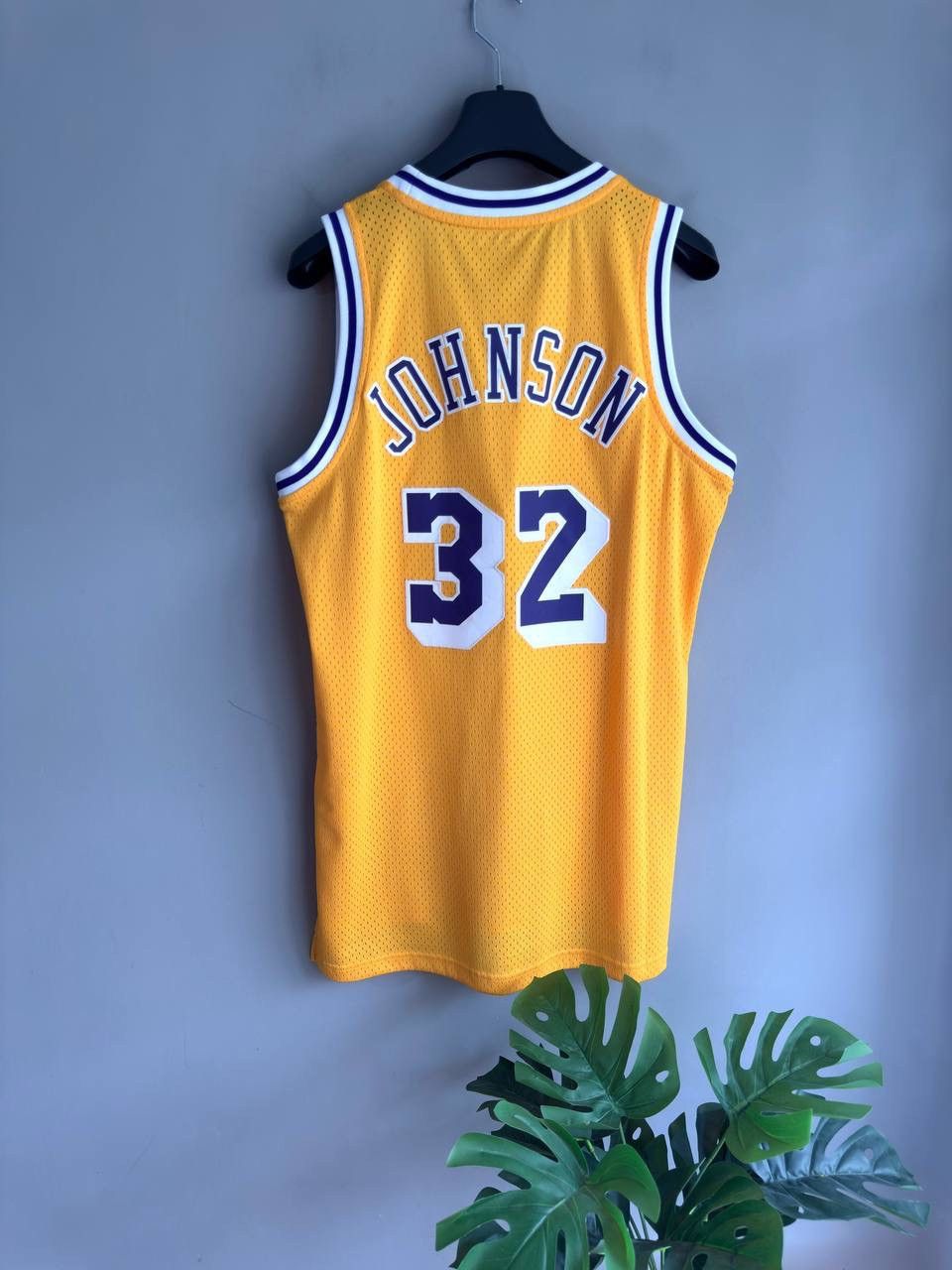 Adidas Adidas L. A. Lakers NBA Basketball Jersey #32 JOHNSON Size M Size US M / EU 48-50 / 2 - 2 Thumbnail