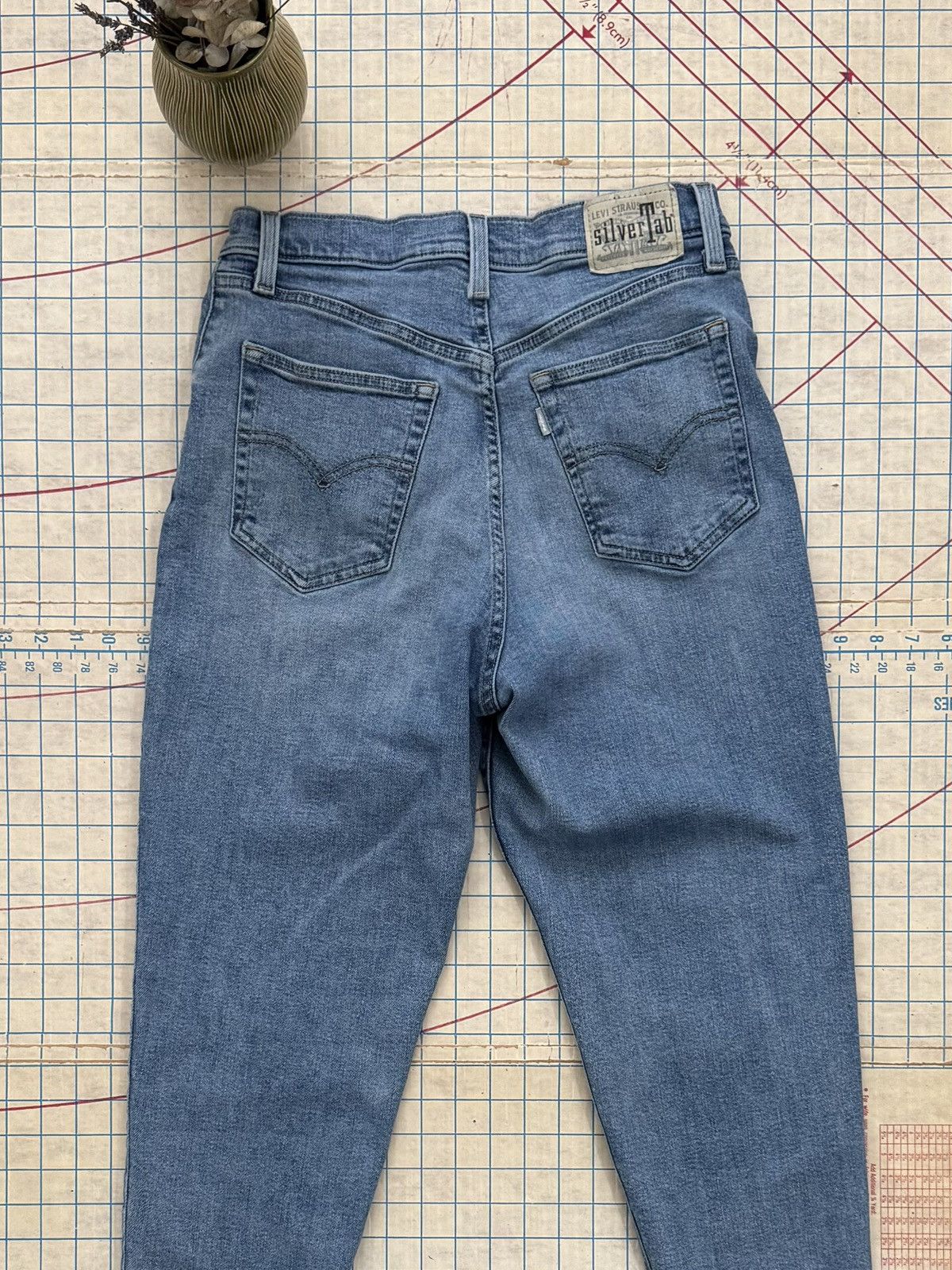 Levi's Levi’s Silver Tab Mom Jeans Women’s Size 29 Light Wash Size 29" - 13 Thumbnail
