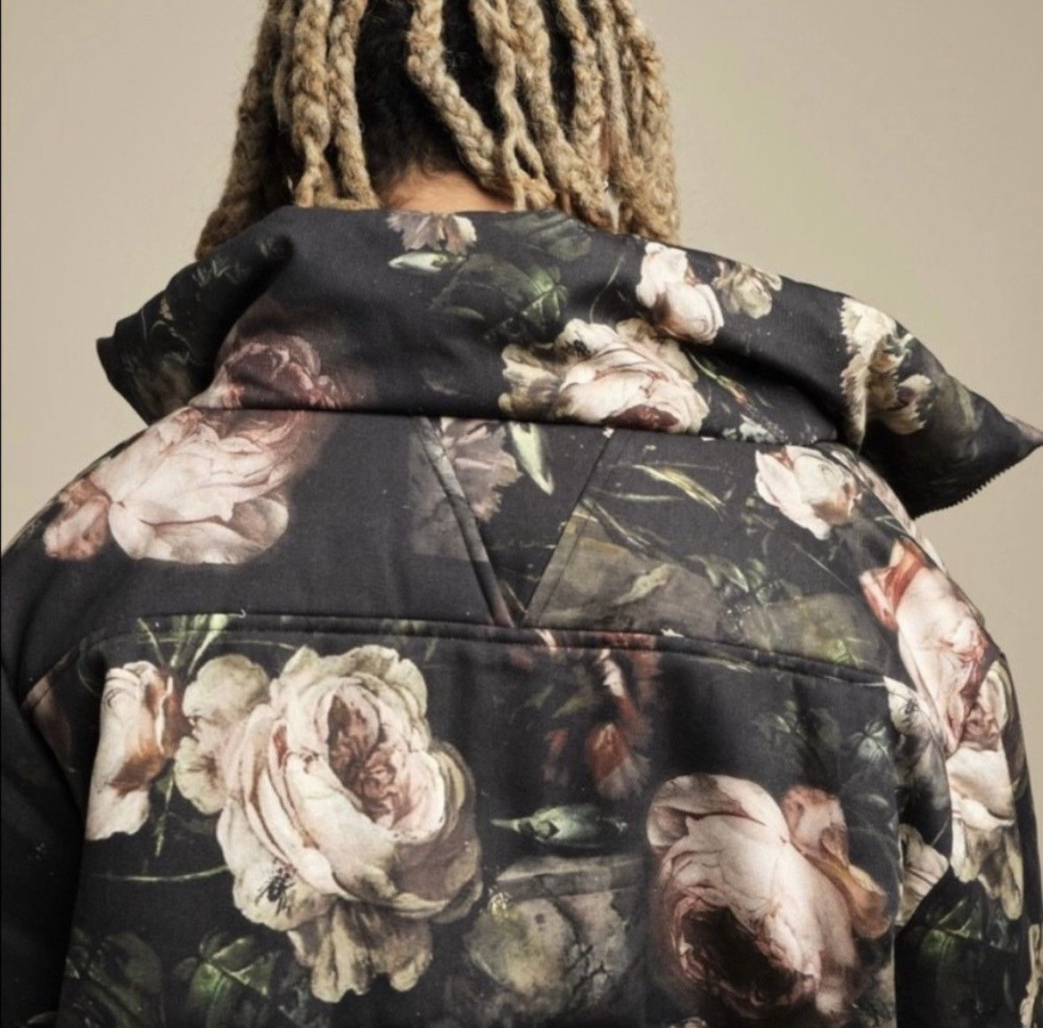Civil Regime × Designer CIVIL REGIME FLORAL CROPPED PUFFER JACKET IN FLORAL PRINT Size US L / EU 52-54 / 3 - 7 Thumbnail