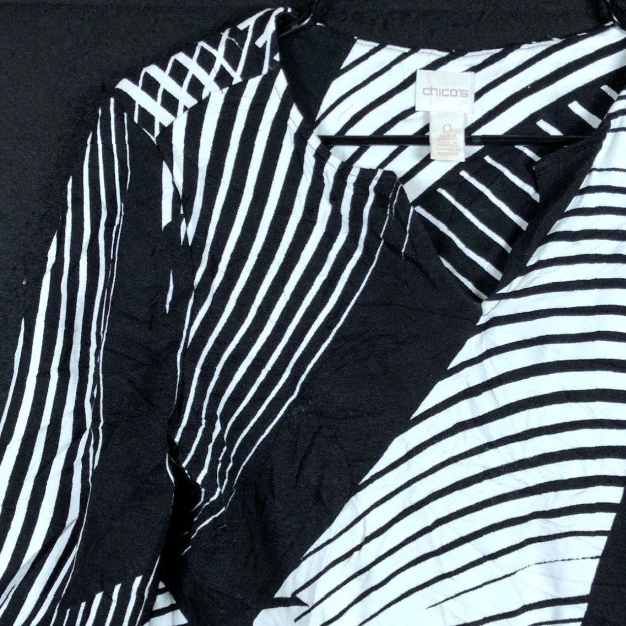 Vintage Chicos Blouse Womens Black White Abstract V-Neck Long Sleeve Stretch Shirt Casual Workwear 0 Size S / US 4 / IT 40 - 4 Thumbnail