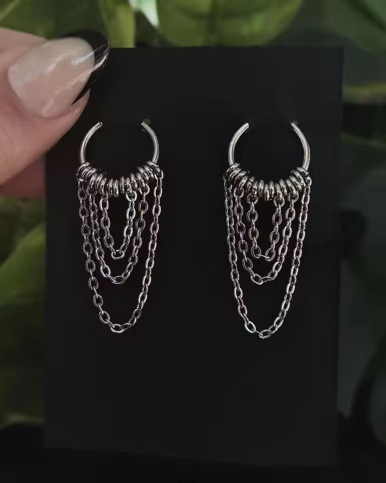 Japanese Brand triple chain huggie earrings Size ONE SIZE - 1 Thumbnail
