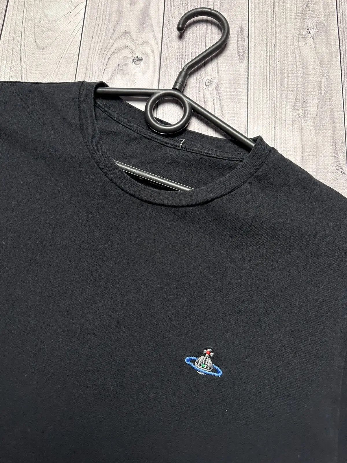 Vivienne Westwood Vintage Vivienne Westwood Logo tee size XL slim fit Size US L / EU 52-54 / 3 - 3 Thumbnail