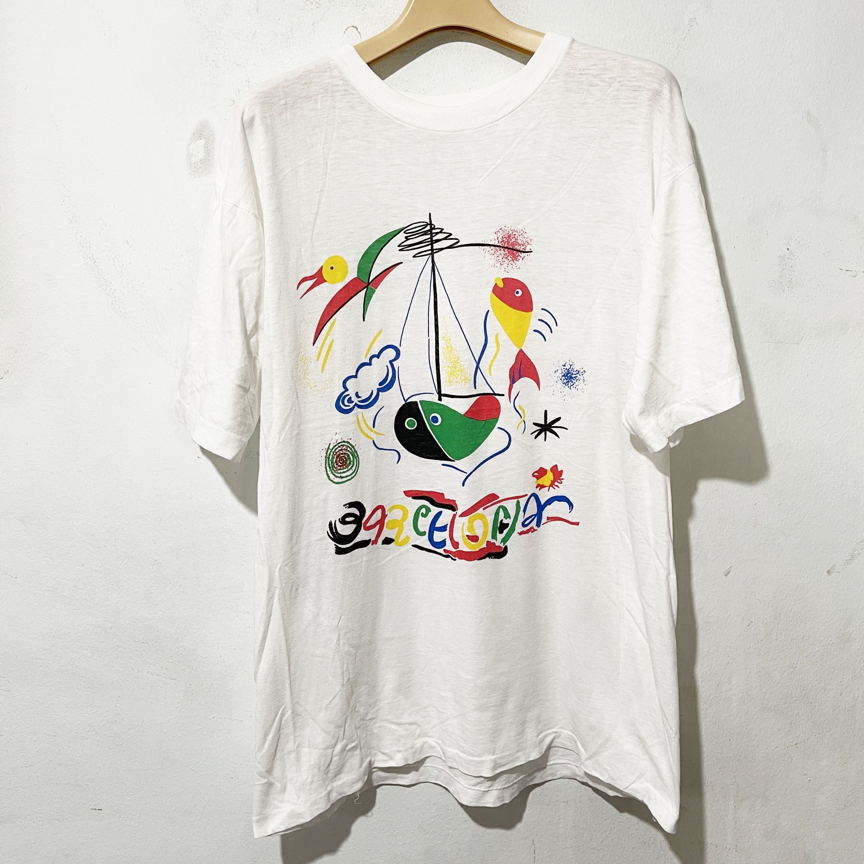 Vintage Vintage 90s Barcelona Abstract Art T-Shirt Size US M / EU 48-50 / 2 - 1 Thumbnail