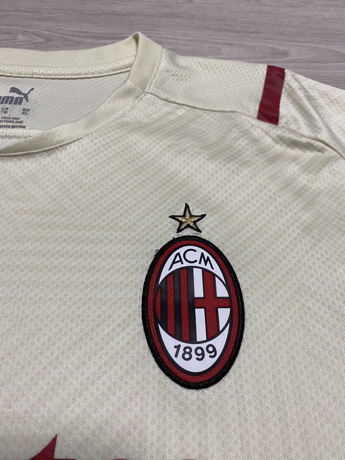 Puma Puma Jersey AC Milan Patch Liga Champions 2021/22 size L Size US L / EU 52-54 / 3 - 3 Thumbnail