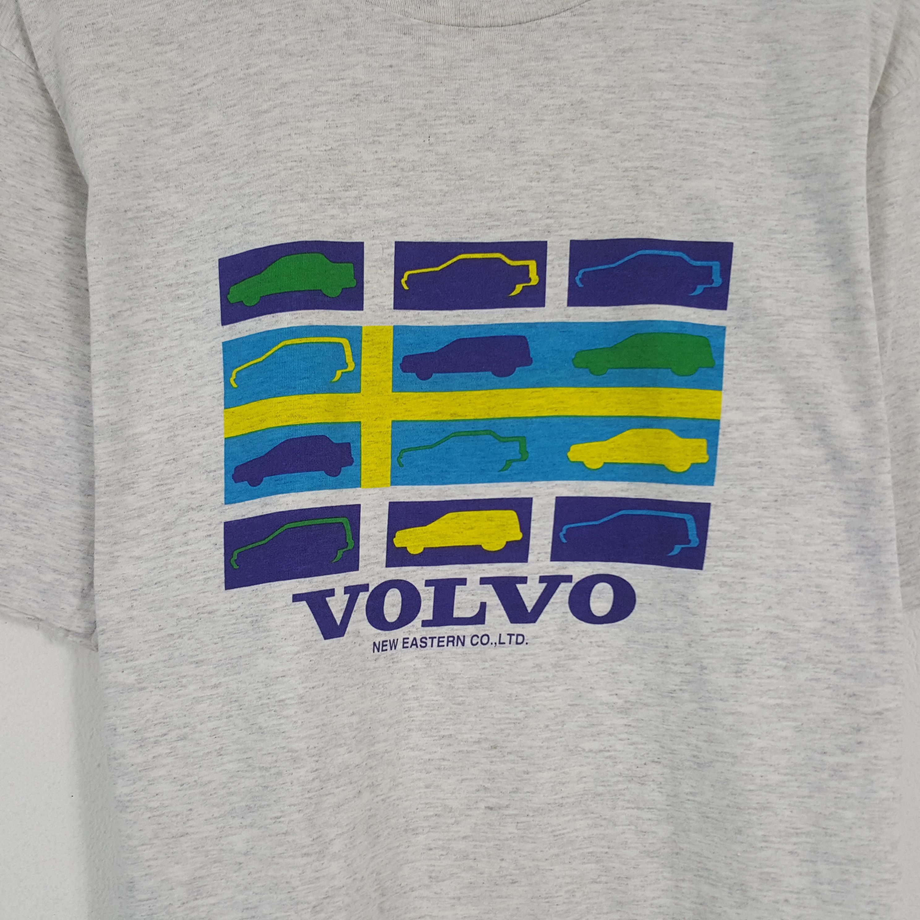 Vintage Vintage Volvo Classic Car Sportwear Tshirt Size US M / EU 48-50 / 2 - 2 Thumbnail