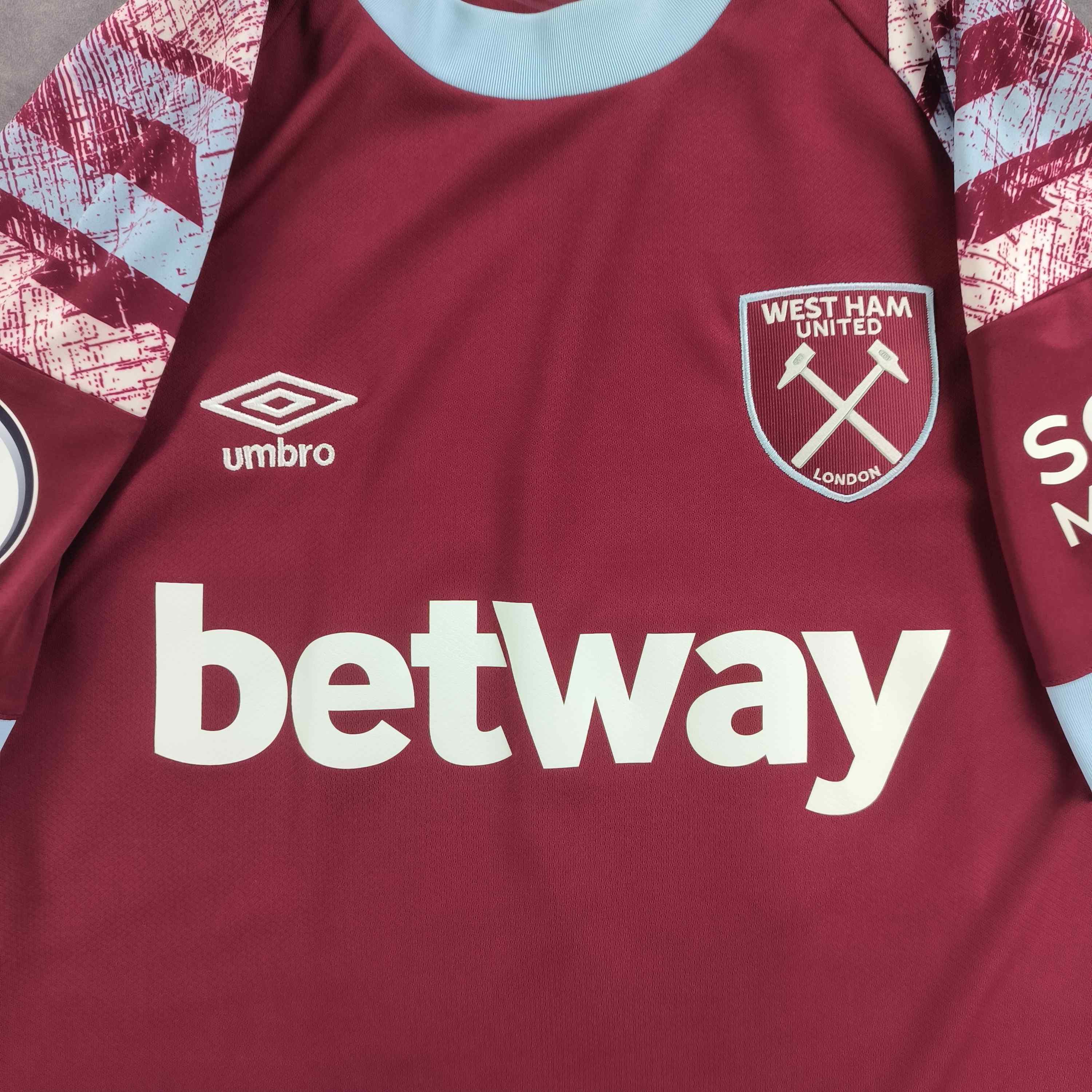 Umbro West Ham United 2022-23 Umbro home Rice football jersey sz S Size US S / EU 44-46 / 1 - 3 Thumbnail