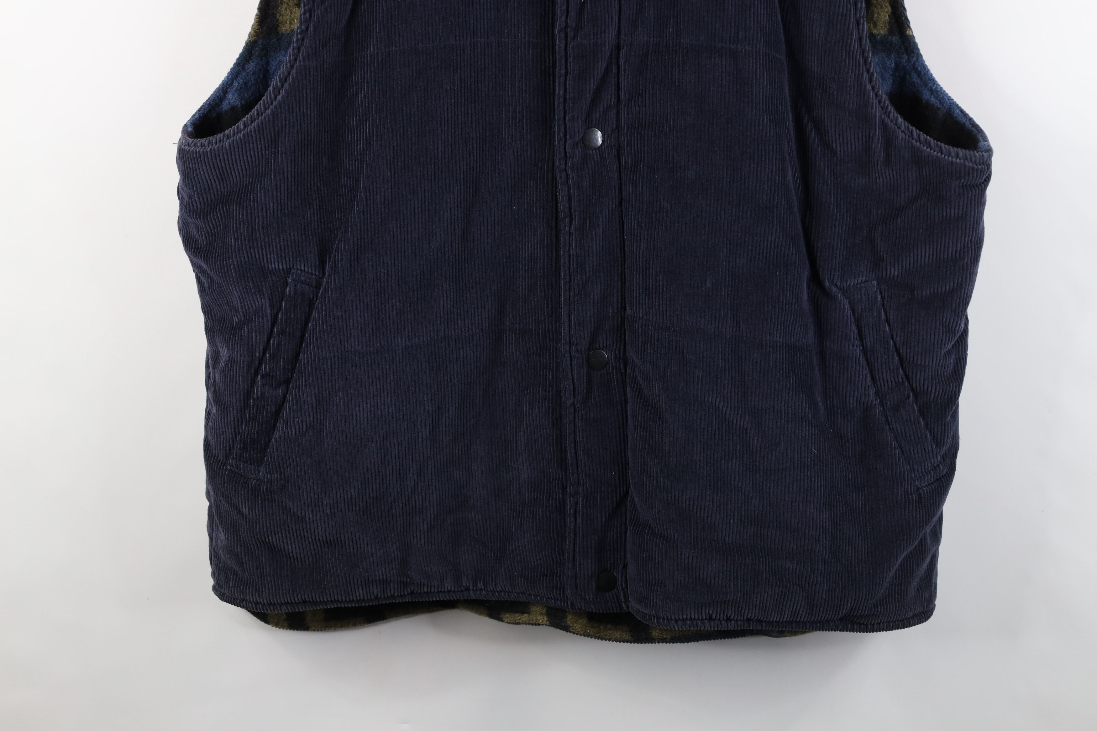Vintage Vintage 90s Streetwear Reversible Blanket Southwestern Vest Size US XXL / EU 58 / 5 - 13 Thumbnail