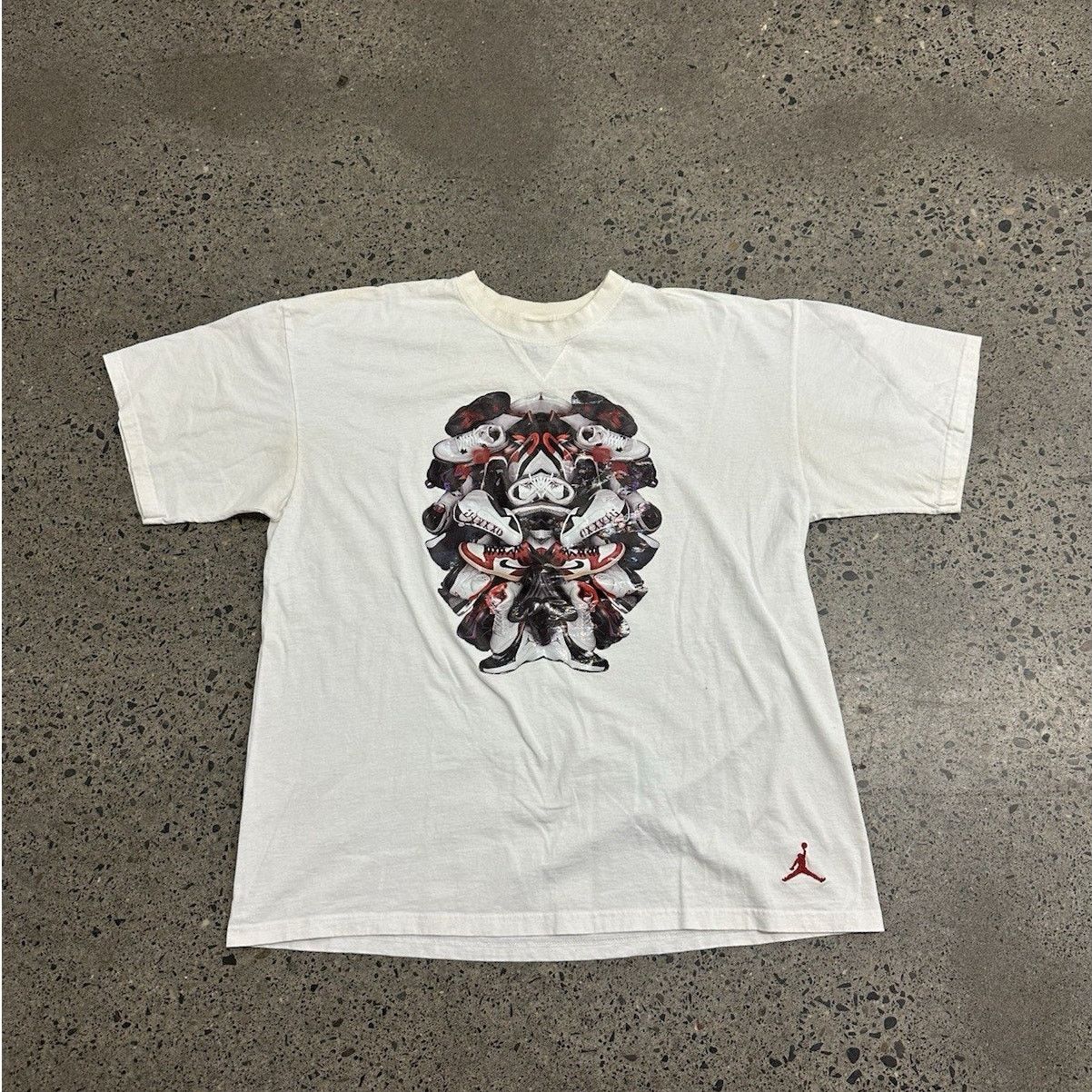 Jordan Brand × Vintage Vintage Nike Jordan Shoes T-Shirt Adult XL Size US XL / EU 56 / 4 - 1 Thumbnail