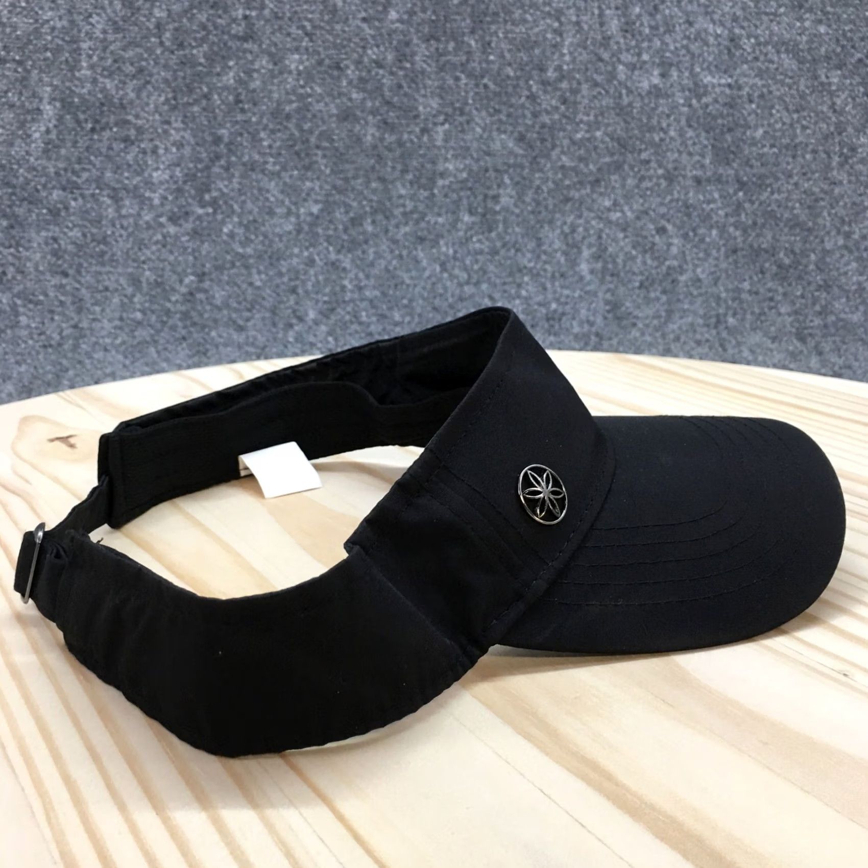 Vintage Gaiam Visor Hat Womens Black One Size Adjustable Curved Brim Embroidered Logo Size ONE SIZE - 6 Thumbnail