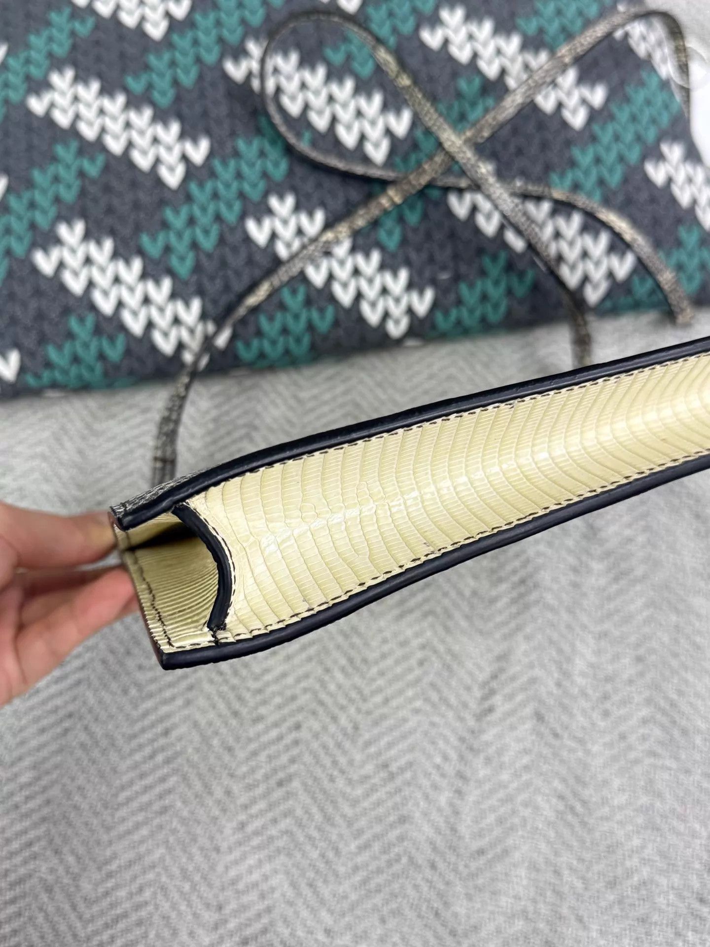 Celine Celine Himalayan Lizard Clasp Mini Vintage Clutch Size ONE SIZE - 5 Thumbnail