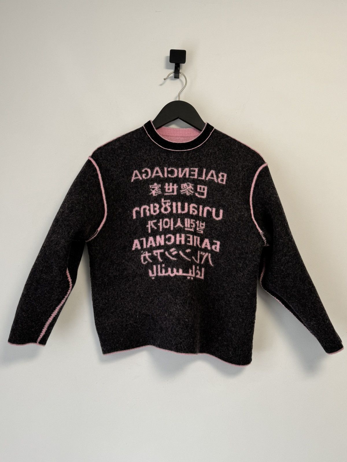 Balenciaga Balenciaga Pink Seven Language Sweater Size XS / US 0-2 / IT 36-38 - 13 Thumbnail