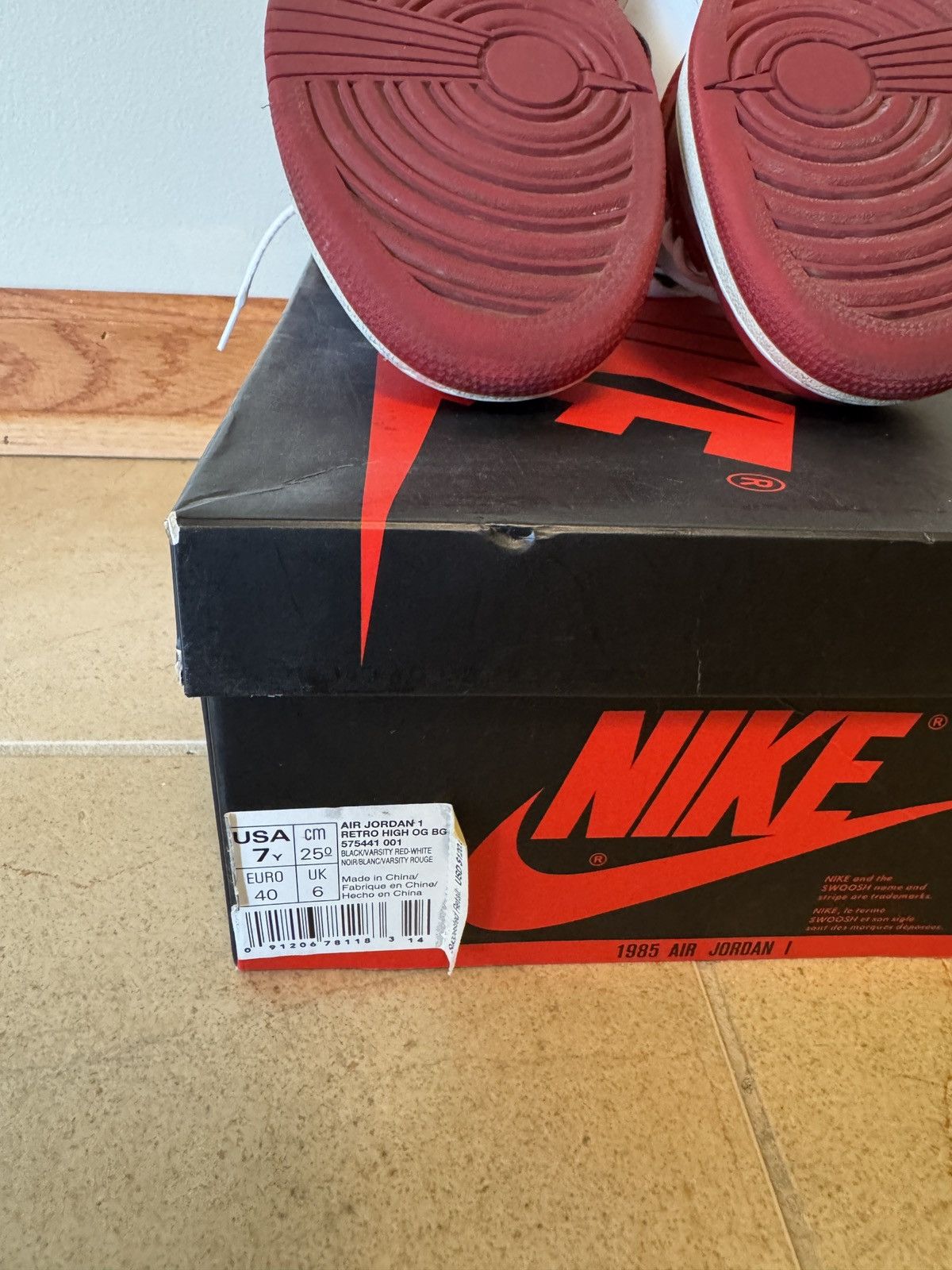 Jordan Brand Jordan 1 Retro Chicago 2015 GS 7 w/ Box (Missing Insoles) Size US 7 / EU 40 - 7 Thumbnail