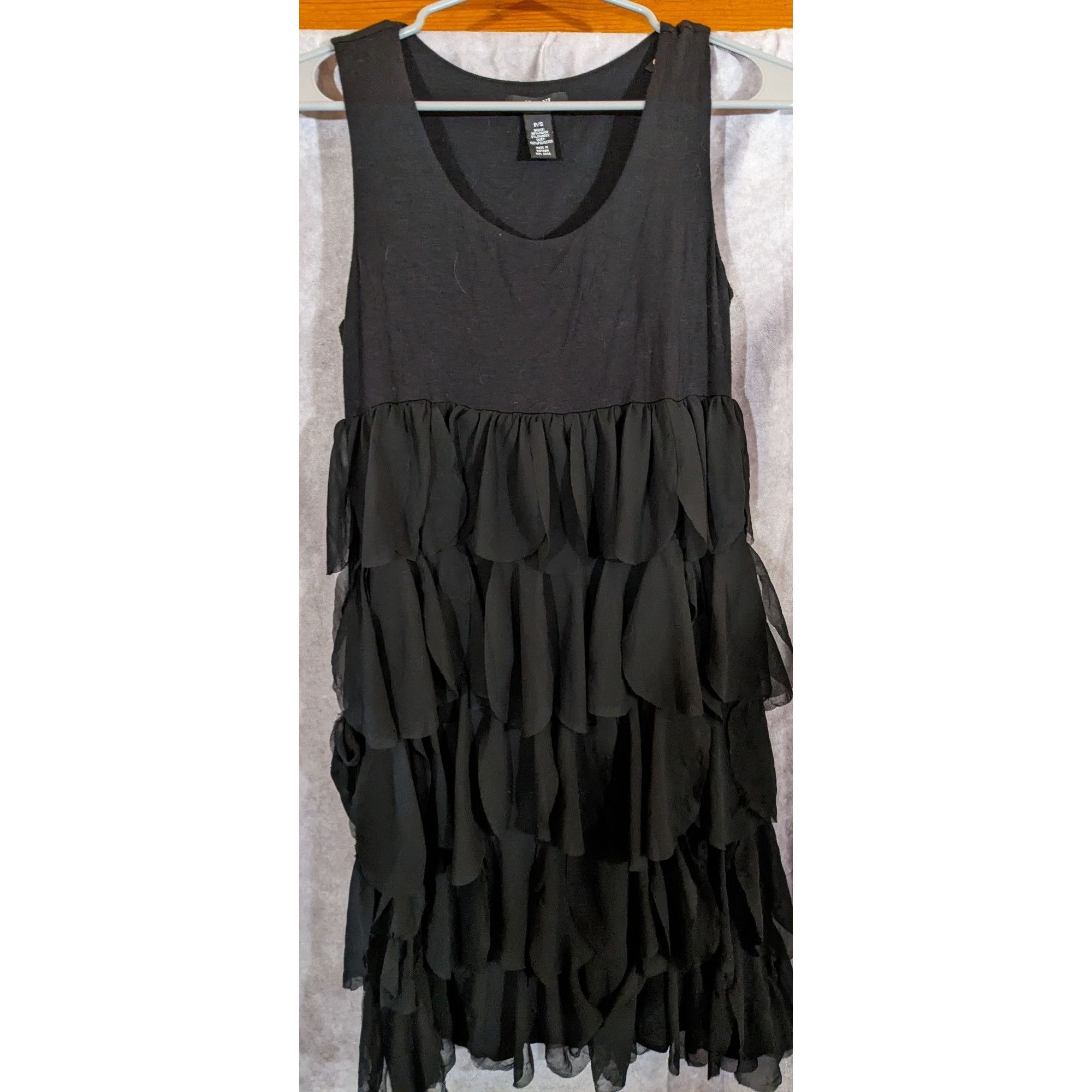 Alfani Alfani Petite Black Tiered Ruffle Sleeveless Dress Size Smal Size S / US 4 / IT 40 - 6 Thumbnail