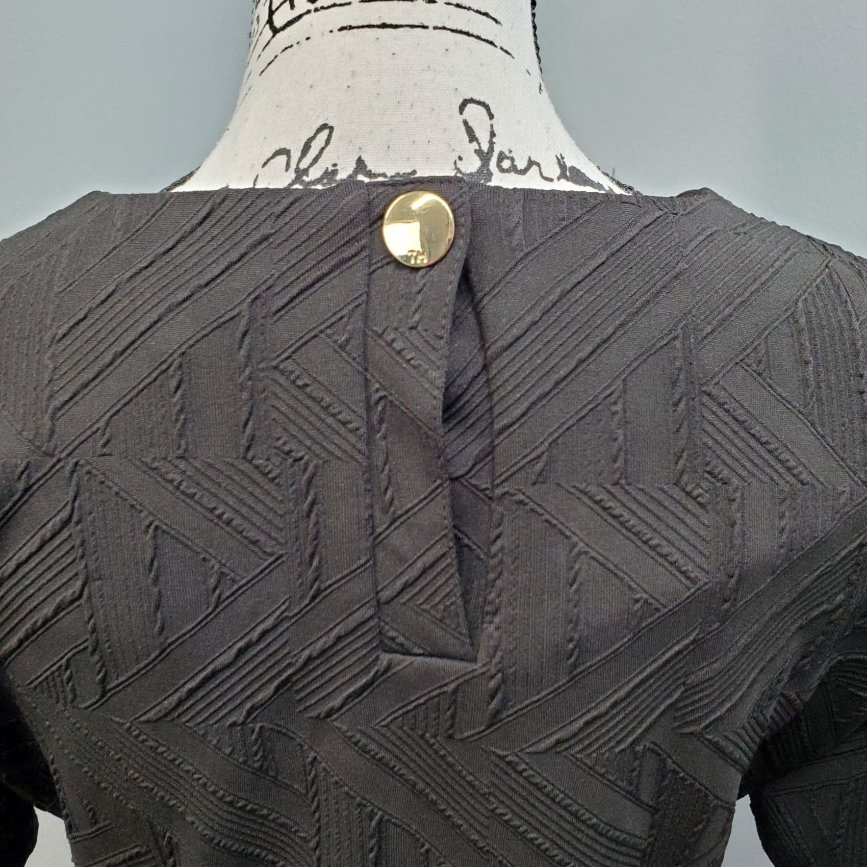 Tommy Hilfiger Tommy Hilfiger Sheath Dress Womens Size 8 Black Textured Knit Gold Snap Sleeve Dress Size M / US 6-8 / IT 42-44 - 5 Thumbnail