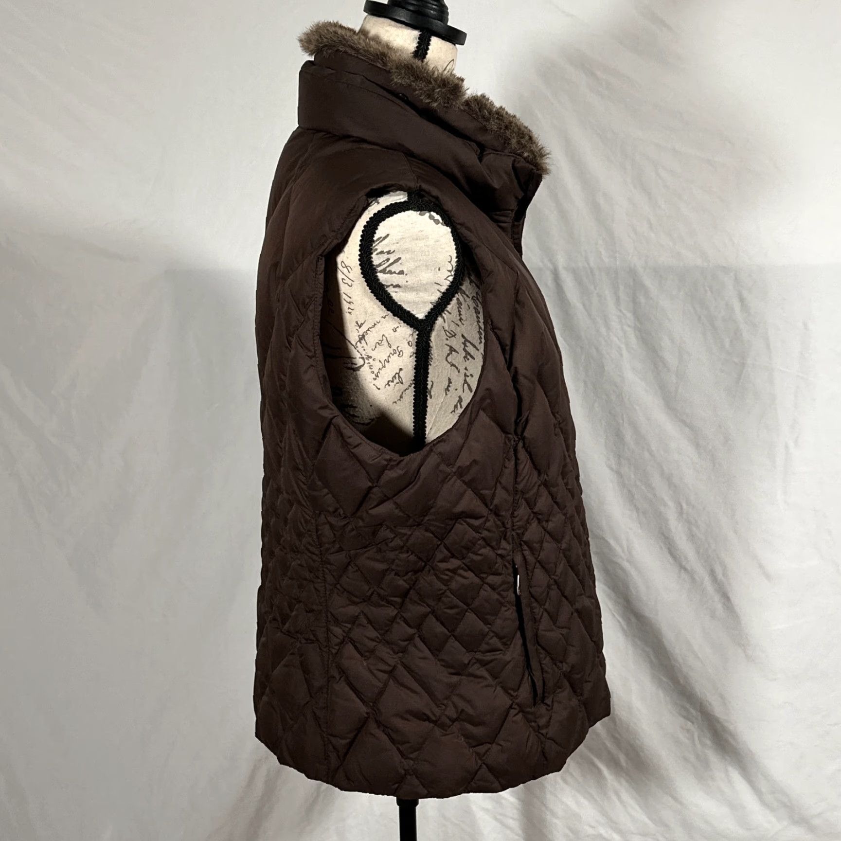 Eddie Bauer Eddie Bauer Vest Womens Large Quilted Goose Down Removab Faux Fur Collar Pockets Size L / US 10 / IT 46 - 4 Thumbnail