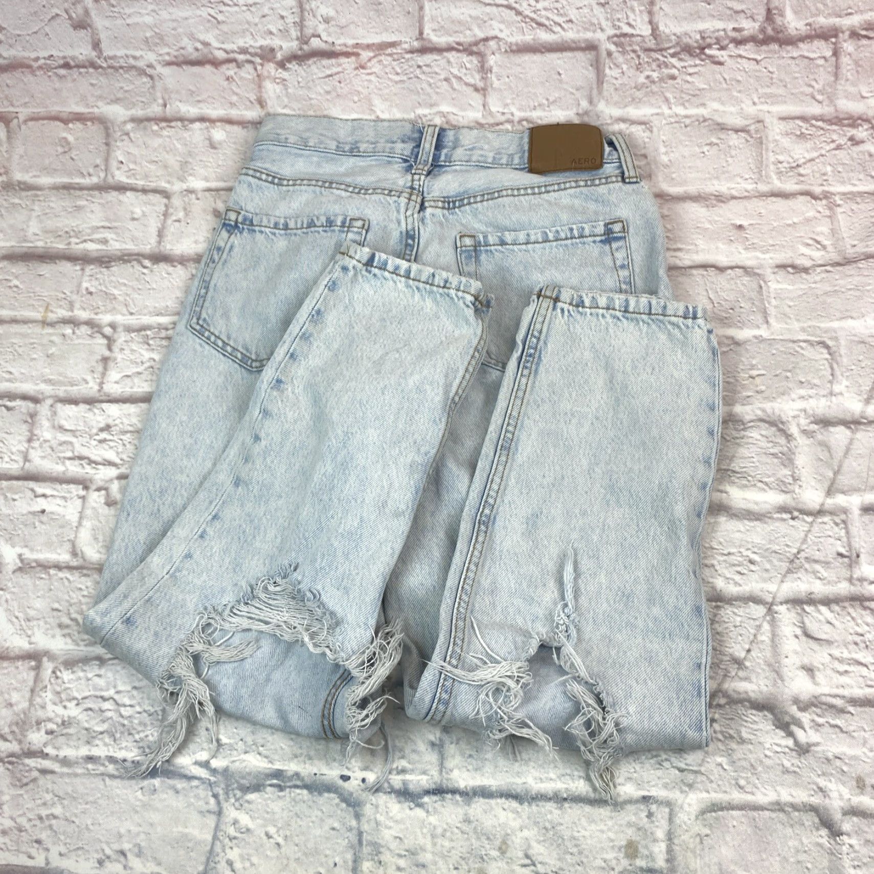 Vintage VINTAGE Aeropostale Jeans Womens Mom Jean Size 2 Light Wash Distressed High Rise Size 26" / US 2 / IT 38 - 2 Thumbnail