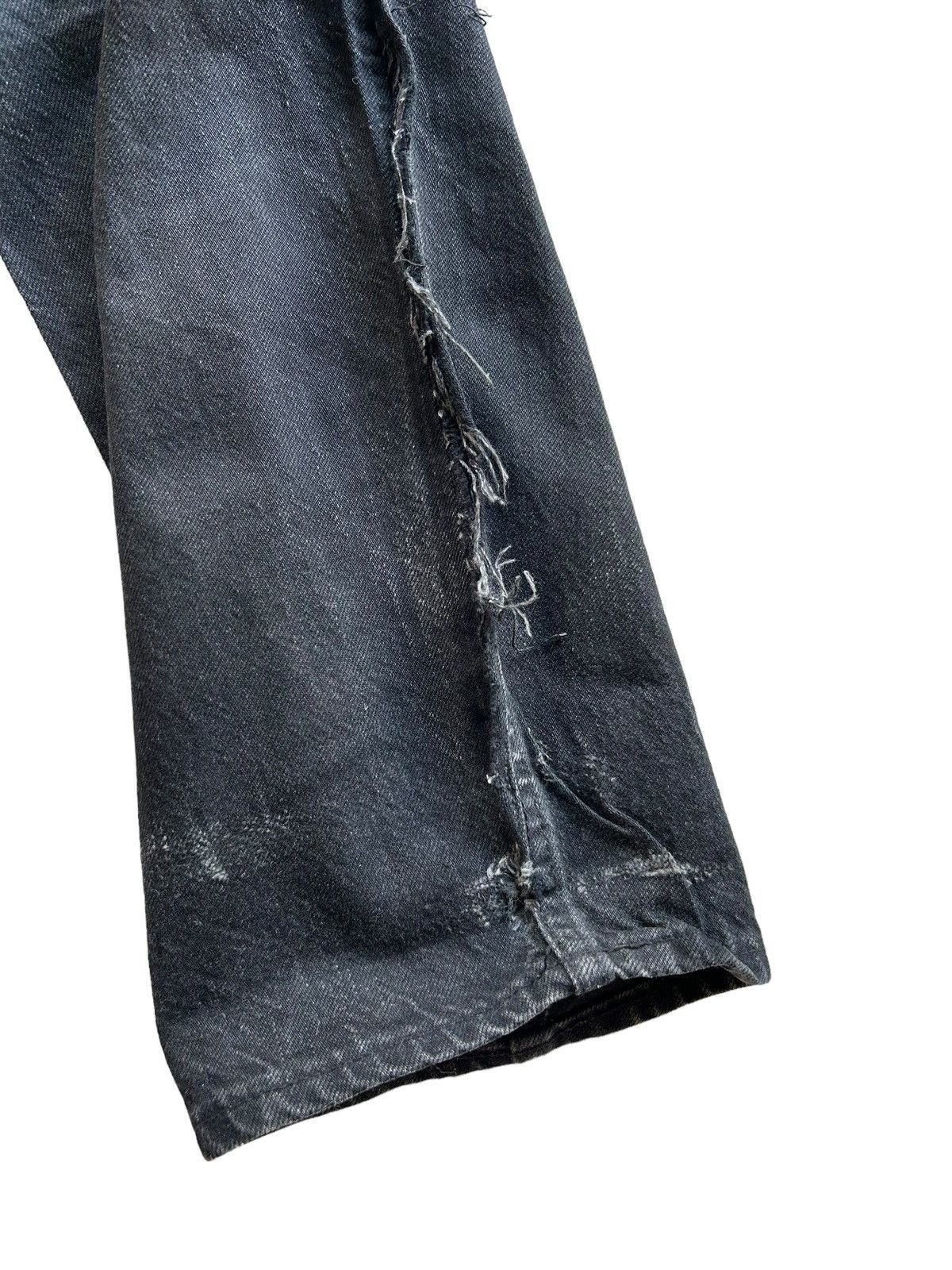 Undercover × Uniqlo UnderCover x uniqlo distressed denim ☠️ Size US 28 / EU 44 - 15 Thumbnail
