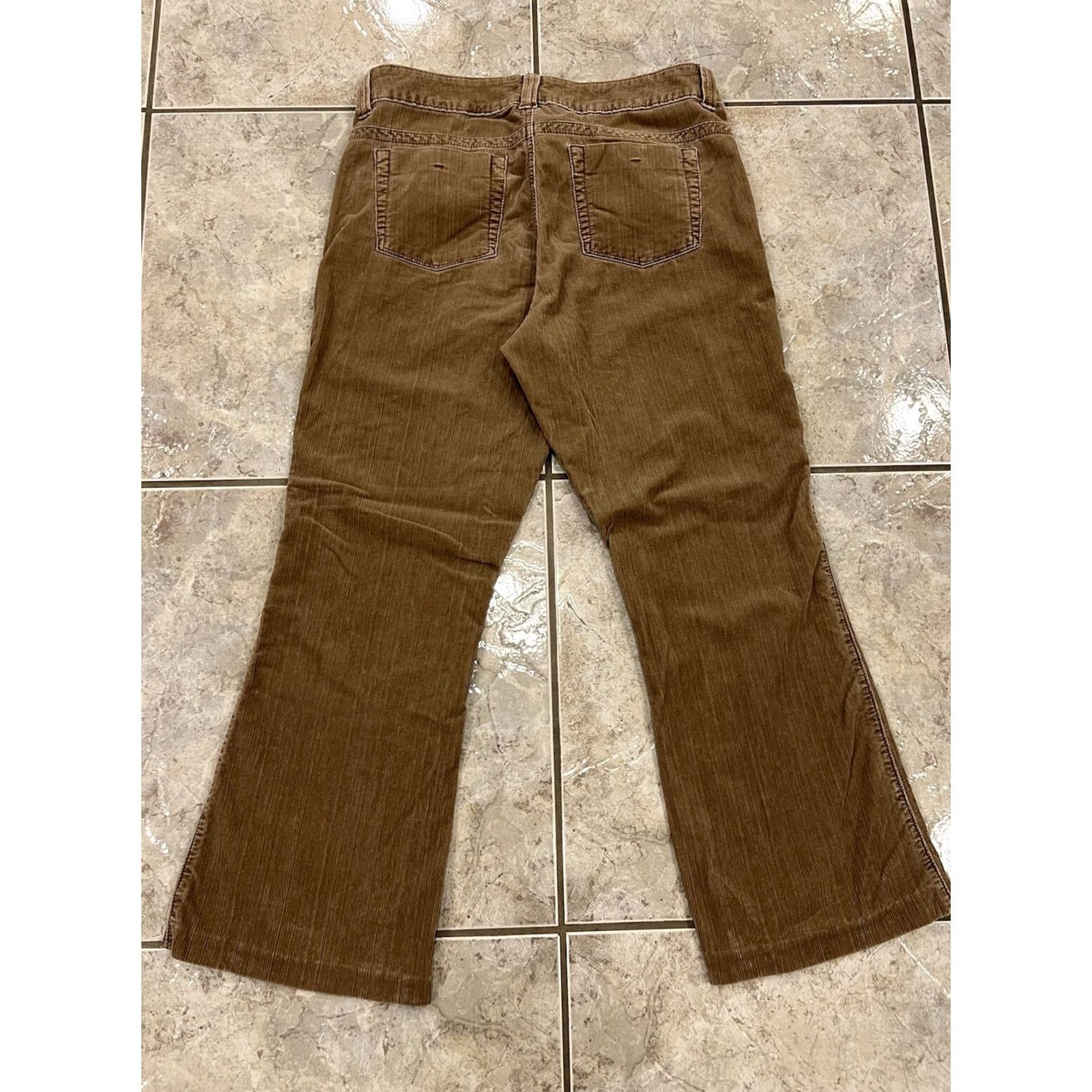 Lee VINTAGE? No. Lee One True Fit Bootcut Pants 14M Regular Waist 36x28 Dark Khaki Brown Corduroy Women’s Size 36" / US 14 / IT 50 - 5 Thumbnail