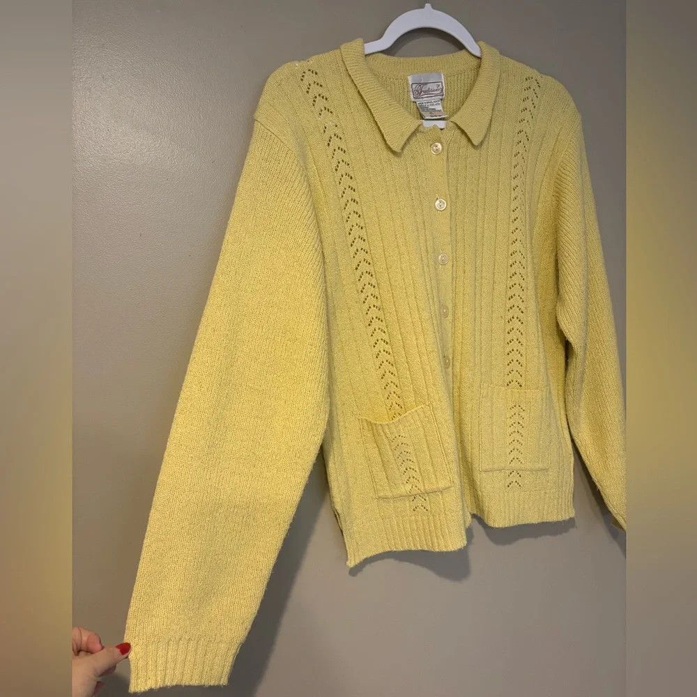 Vintage golden yellow vintage 90s 80s button up grandmacore cardigan Size L / US 10 / IT 46 - 3 Thumbnail