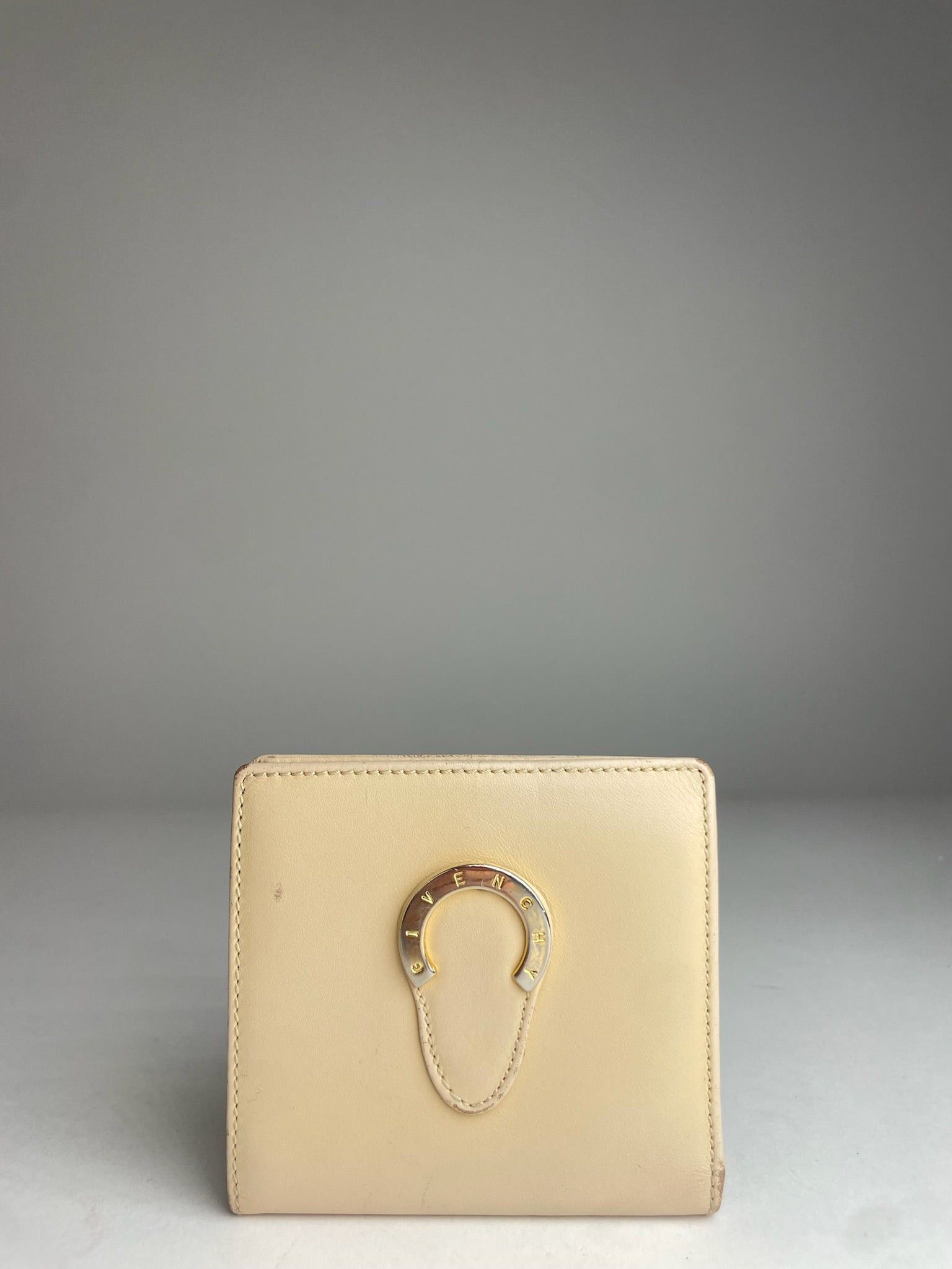 Givenchy Vintage Leather Wallet Beige Size ONE SIZE - 1 Thumbnail