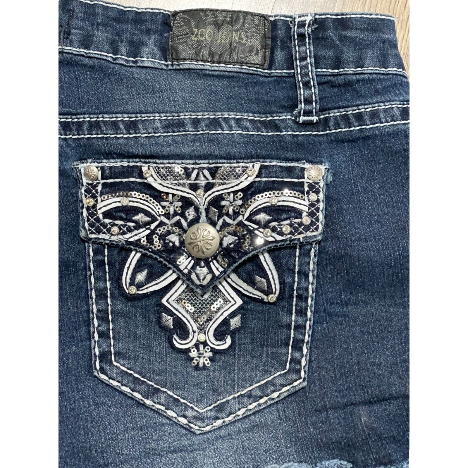 Vintage Zco Jeans Shorts, Women's Size 13, Denim, Blue, Cut-Off Pockets, 9 in Inseam, Regular Fit, Juniors, Flat Front, Button, Solid, Vintage No Size 34" / US 12 / IT 48 - 5 Thumbnail