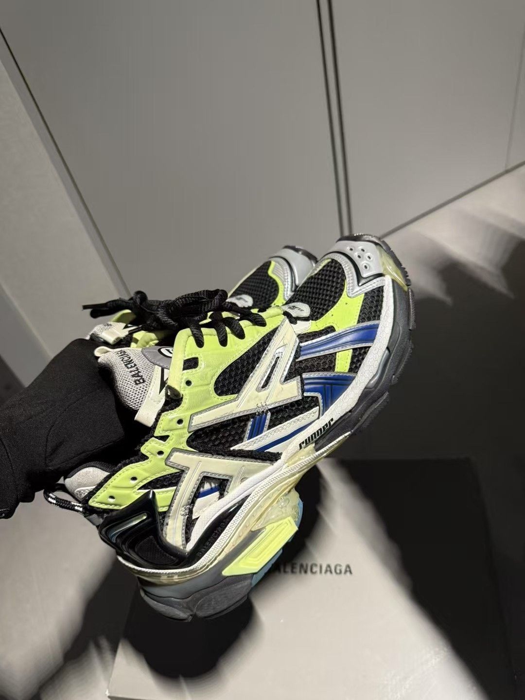 Balenciaga Balenciaga Runner Black Green Size 40 Size US 7 / EU 40 - 1 Thumbnail