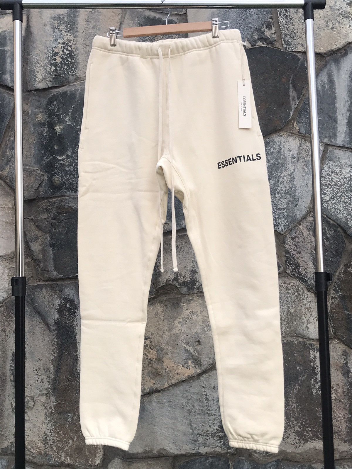 Essentials 2018 OG Fear Of God Essentials Cream Sweatpants Size US 34 / EU 50 - 6 Thumbnail