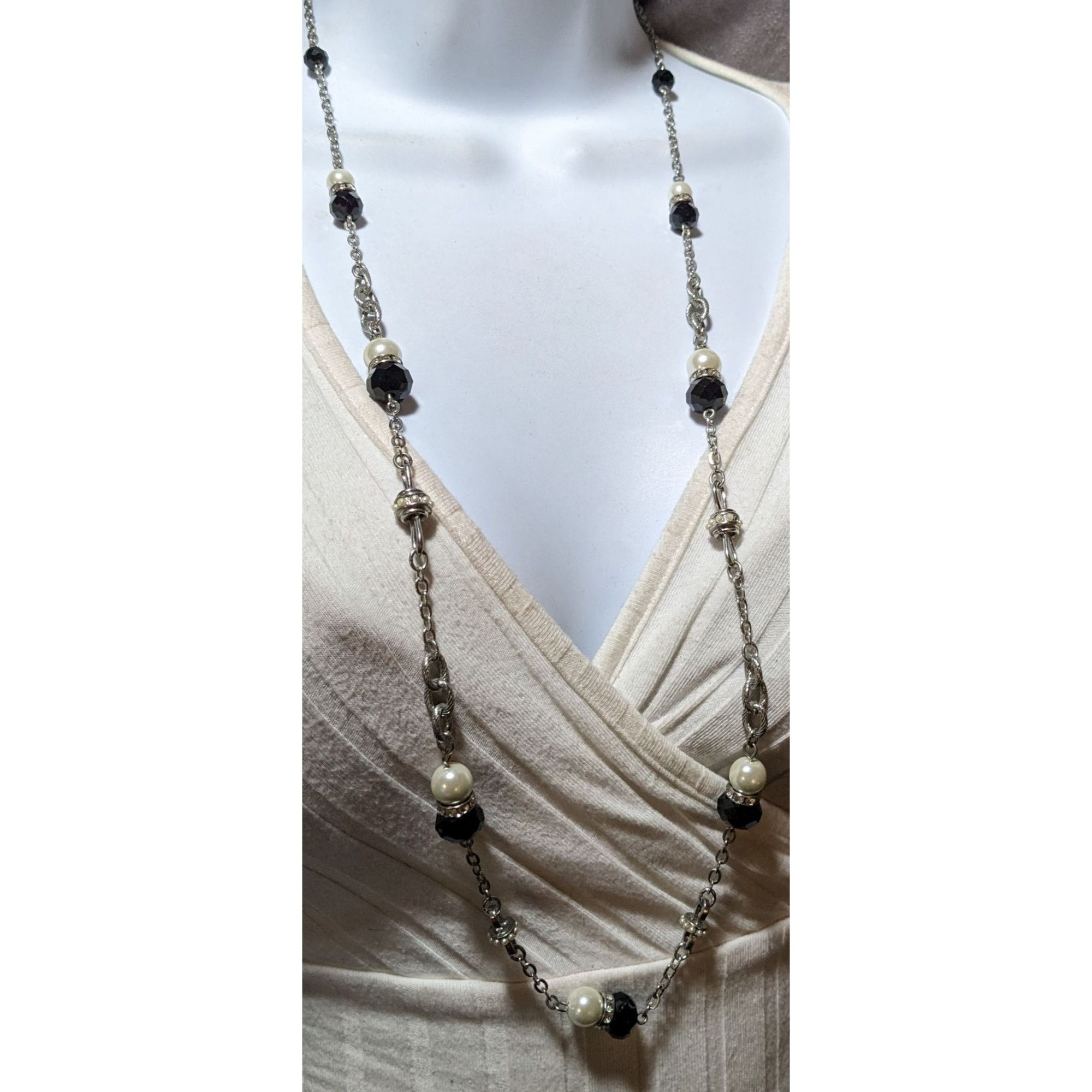 White House Black Market White House Black Market Pearl Black Glass Chain Necklace Size ONE SIZE - 7 Thumbnail