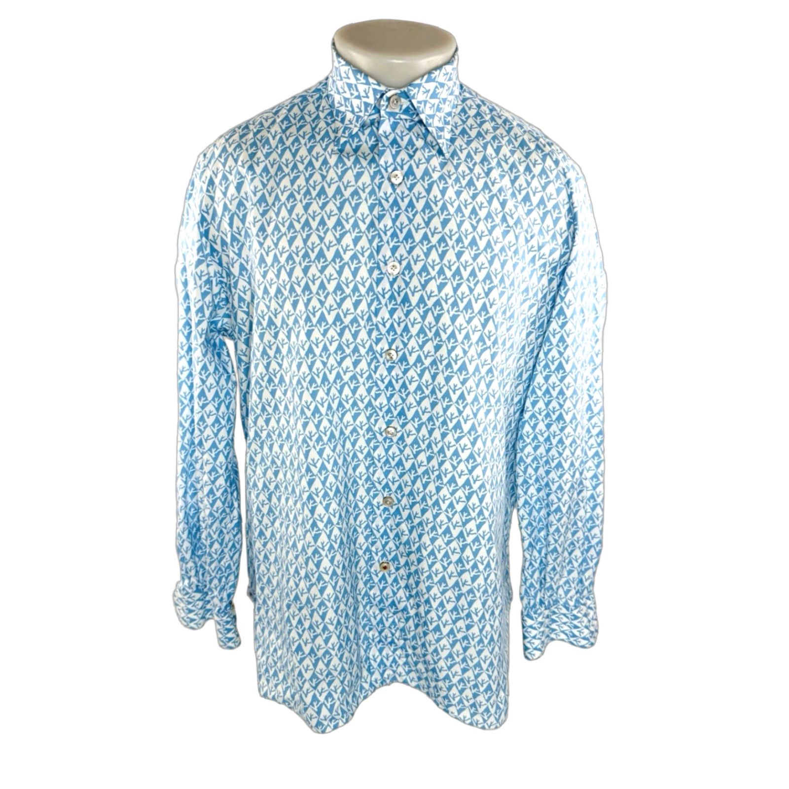 Isaia ISAIA Italy Logo All Over Print Mens Shirt 17 / 43 White / Blue Long Sleeve Button-Up Regular Size 17 / 43 Mens Shirt ISAIA Italy Logo All Over Print Size US XL / EU 56 / 4 - 1 Thumbnail