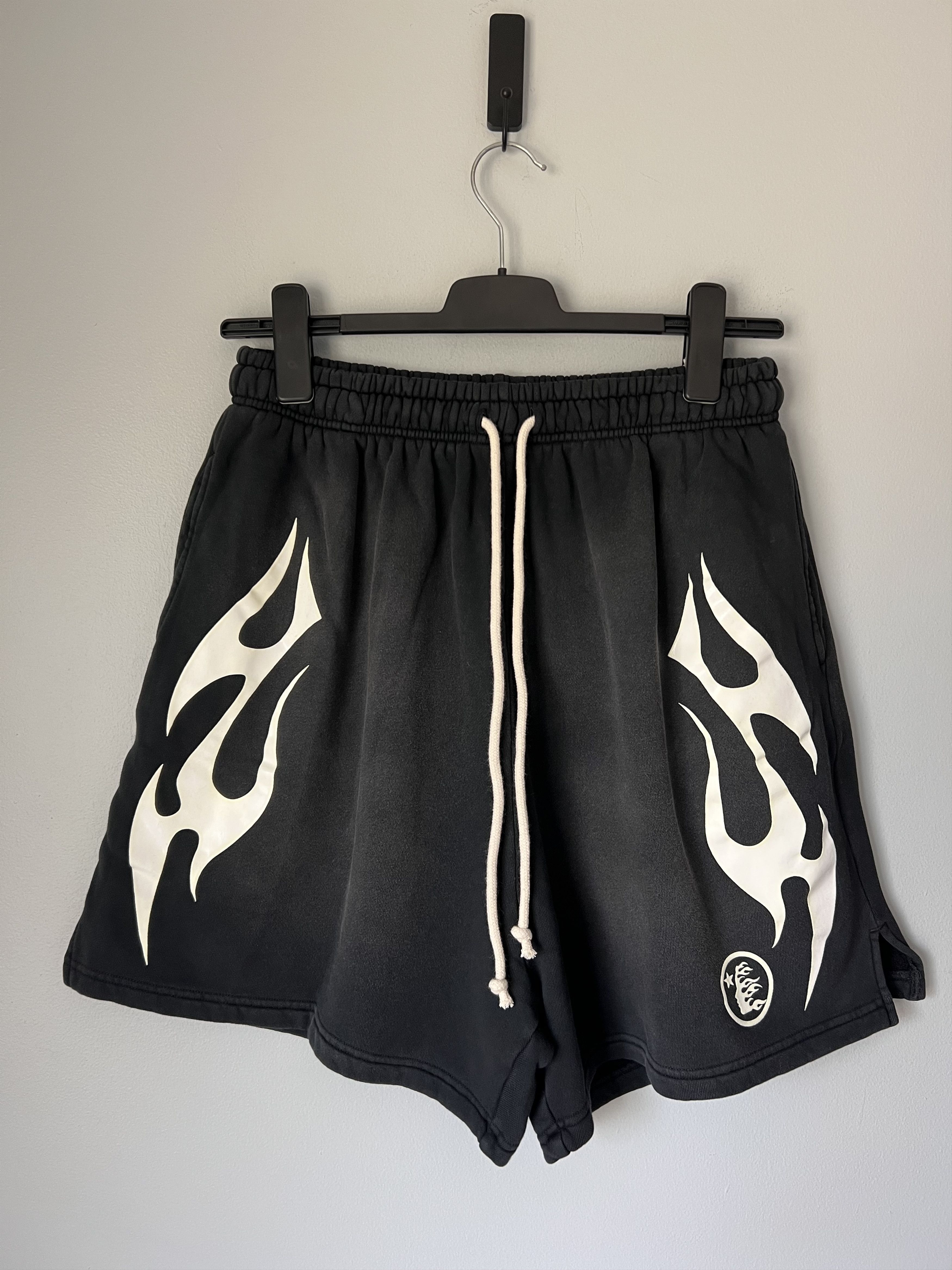 HELLSTAR Hellstar Flame Shorts in Black Size US 34 / EU 50 - 1 Thumbnail