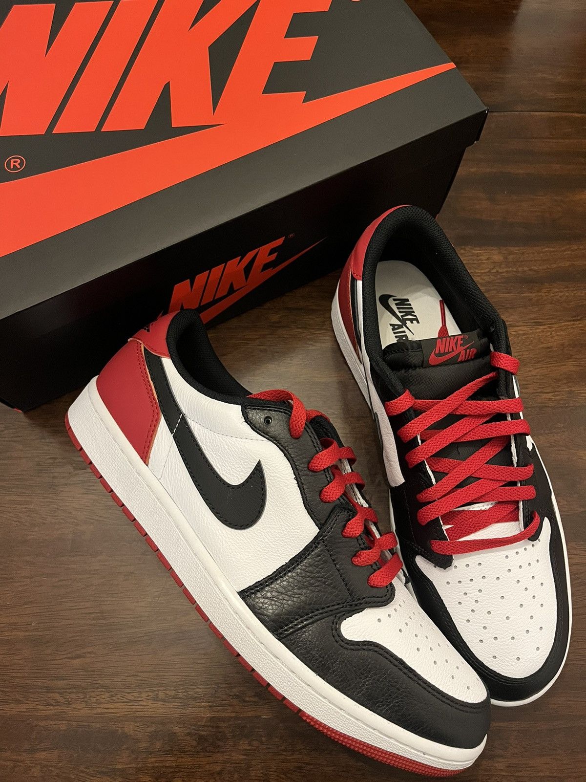 Jordan Brand × Nike Air Jordan 1 Retro Low OG Black Toe Size US 12.5 / EU 45-46 - 3 Thumbnail