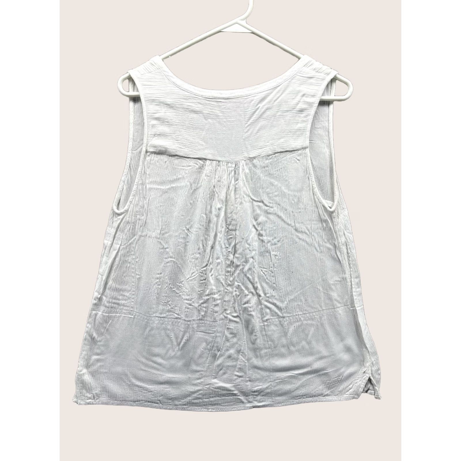 Lilly Pulitzer VINTAGE Lilly Pulitzer Tank Top Womens M White Henley Sleeveless Woven Lightweight Size M / US 6-8 / IT 42-44 - 1 Thumbnail
