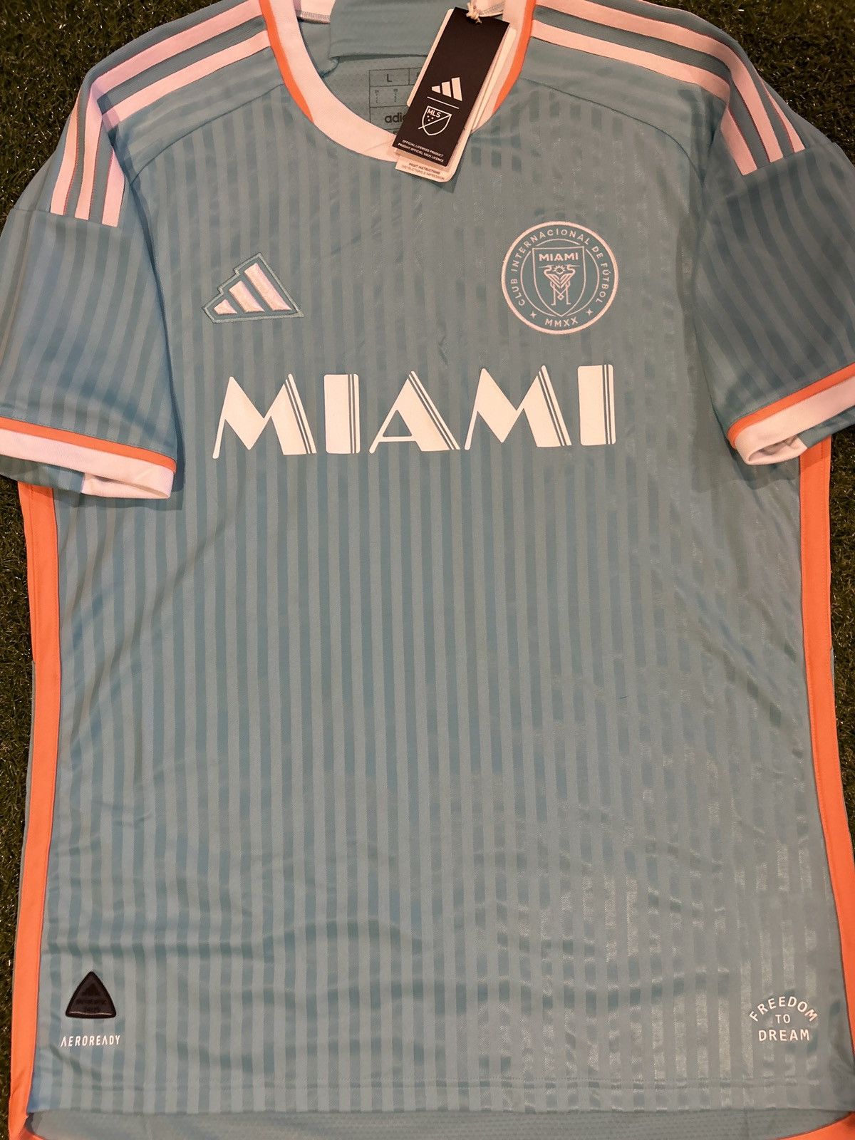 Adidas 24/25 Inter Miami Messi Third Shirt Size US L / EU 52-54 / 3 - 2 Thumbnail