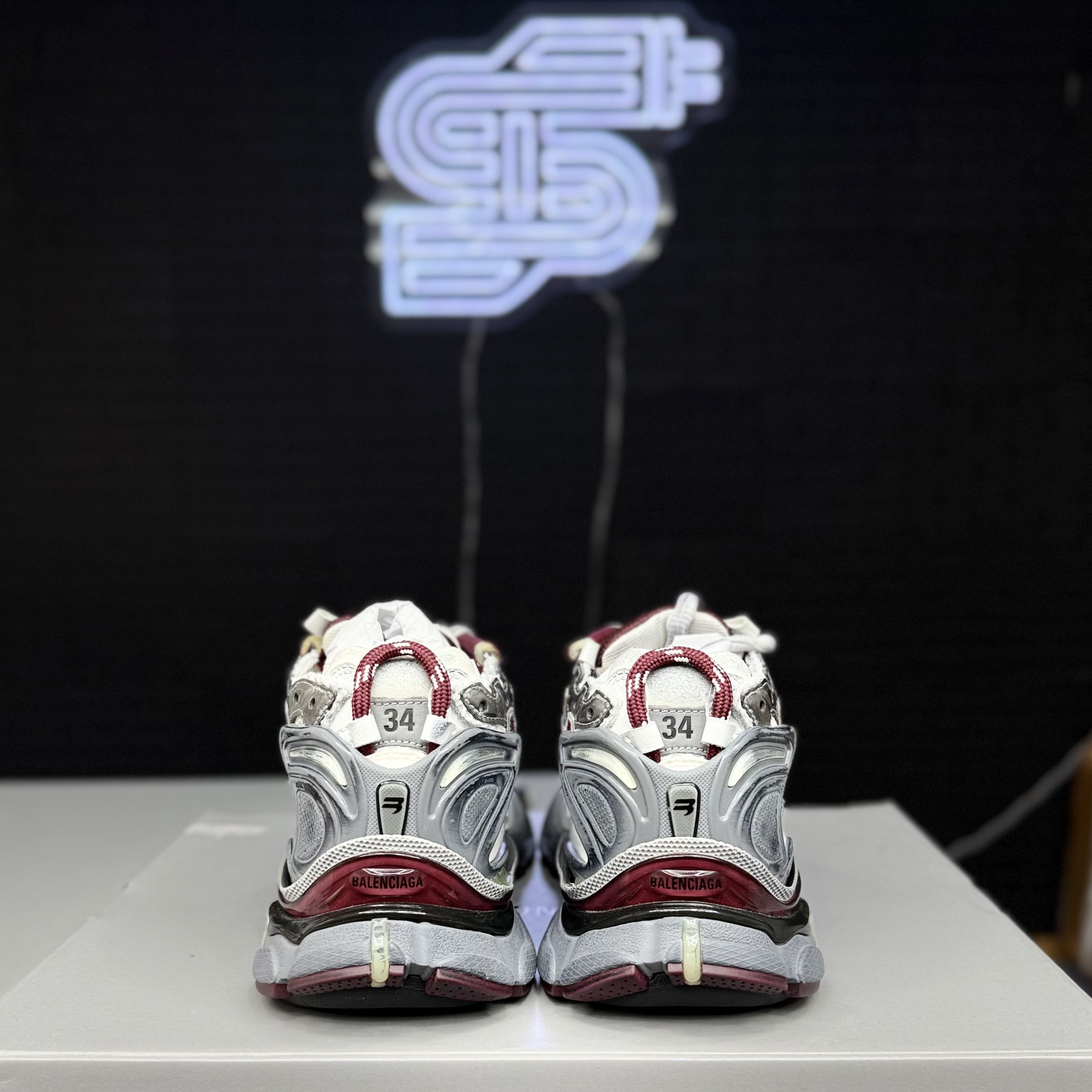 Balenciaga Balenciaga Runner Burgundy/Grey Size US 4 / IT 34 - 7 Thumbnail