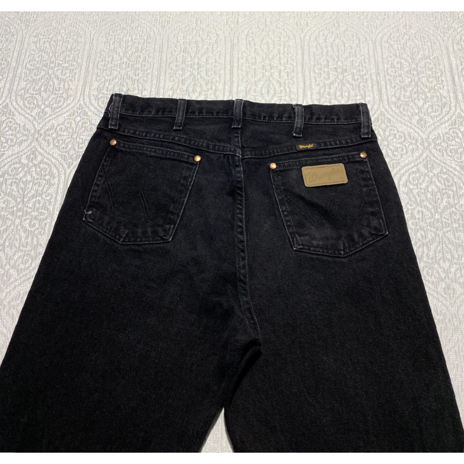 Wrangler Wrangler Jeans Mens 33x34 Black A203 4020 Straight Jeans Distressed Hem Denim Pants Straight Leg 5-Pocket Mens Size US 33 - 4 Thumbnail
