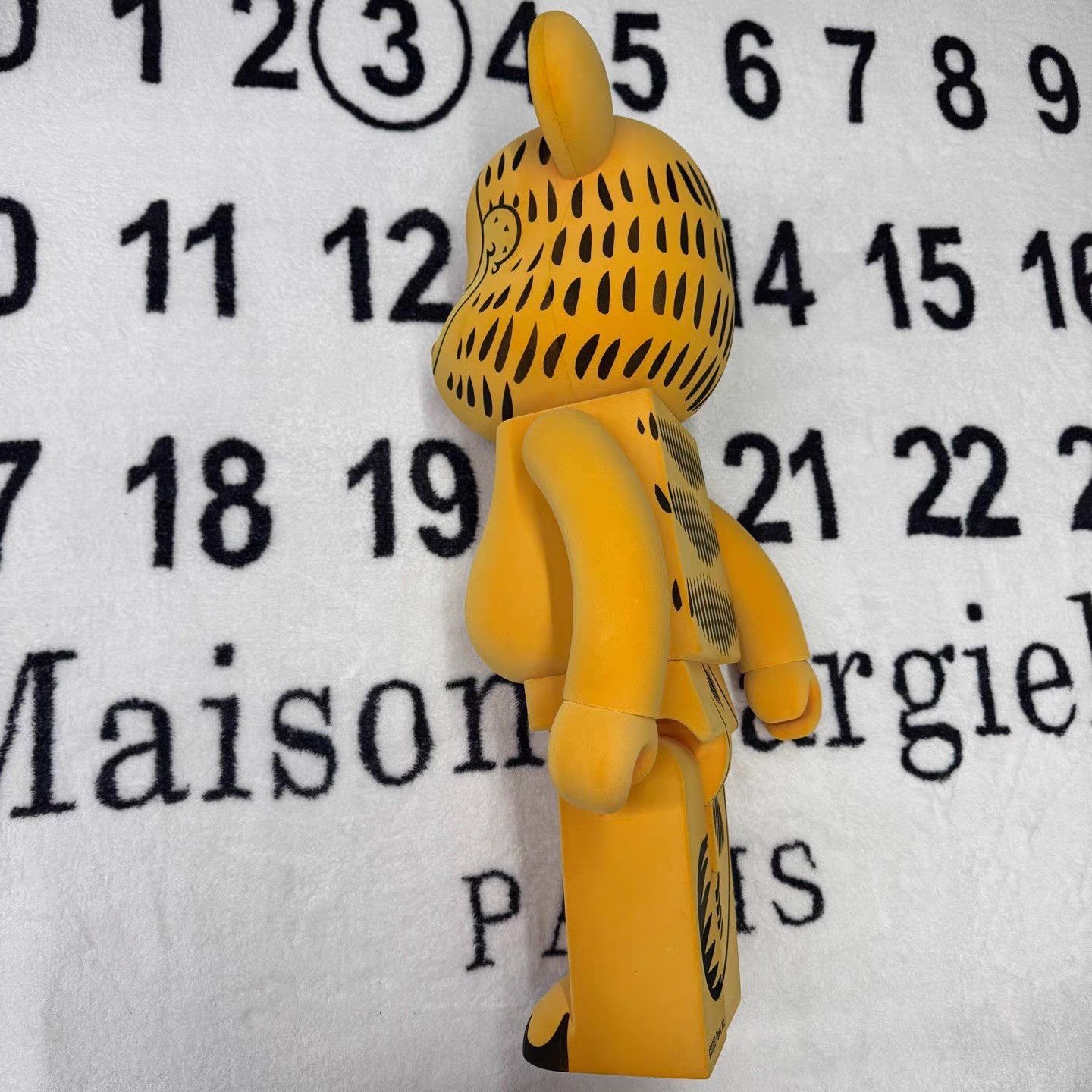 Medicom Toy BE@RBRICK Flocked Garfield Q10 Size ONE SIZE - 2 Thumbnail