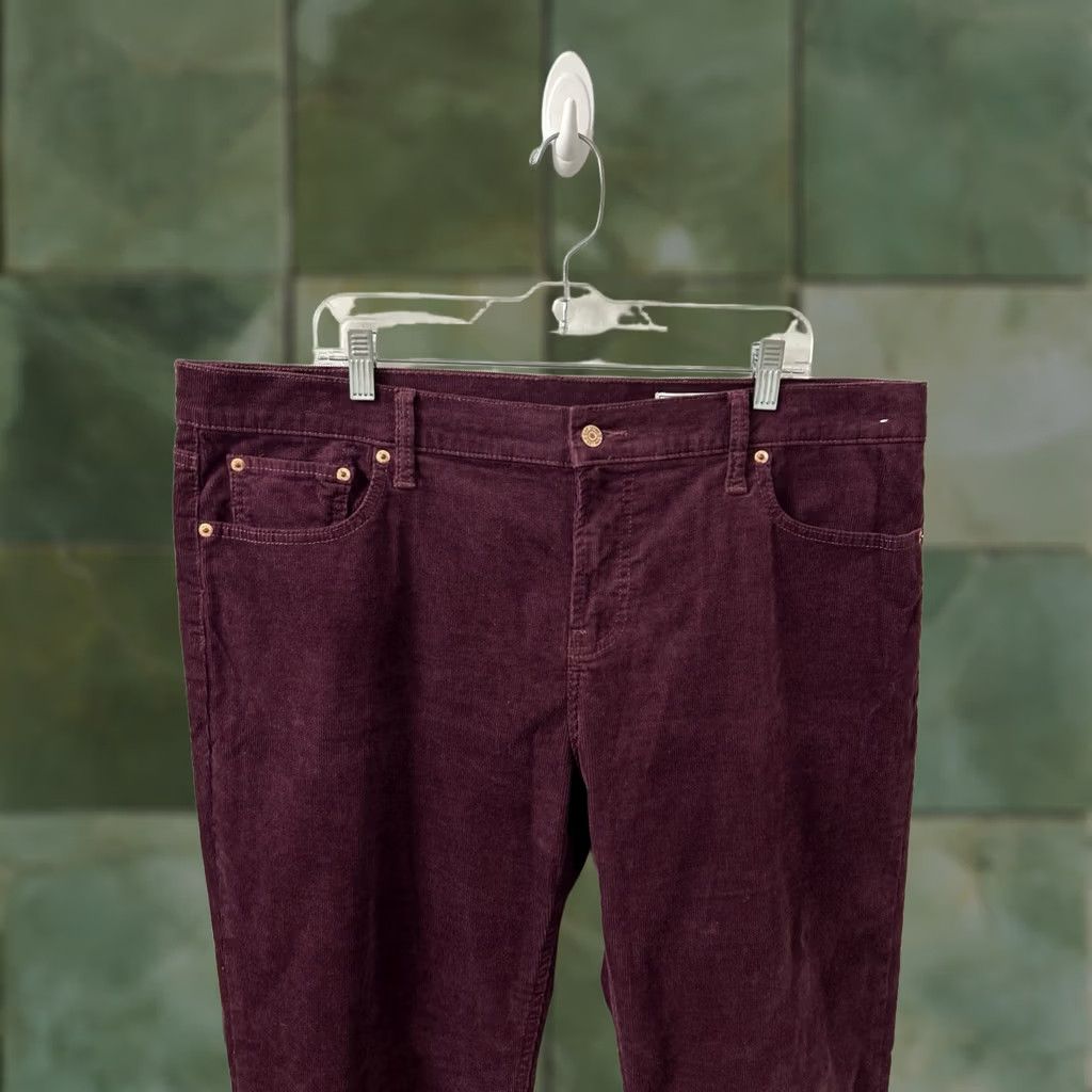 Gap Gap Pants Womens Size 42x30 Burgundy Corduroy Straight Leg Stretch Trousers Size 28" / US 6 / IT 42 - 1 Thumbnail