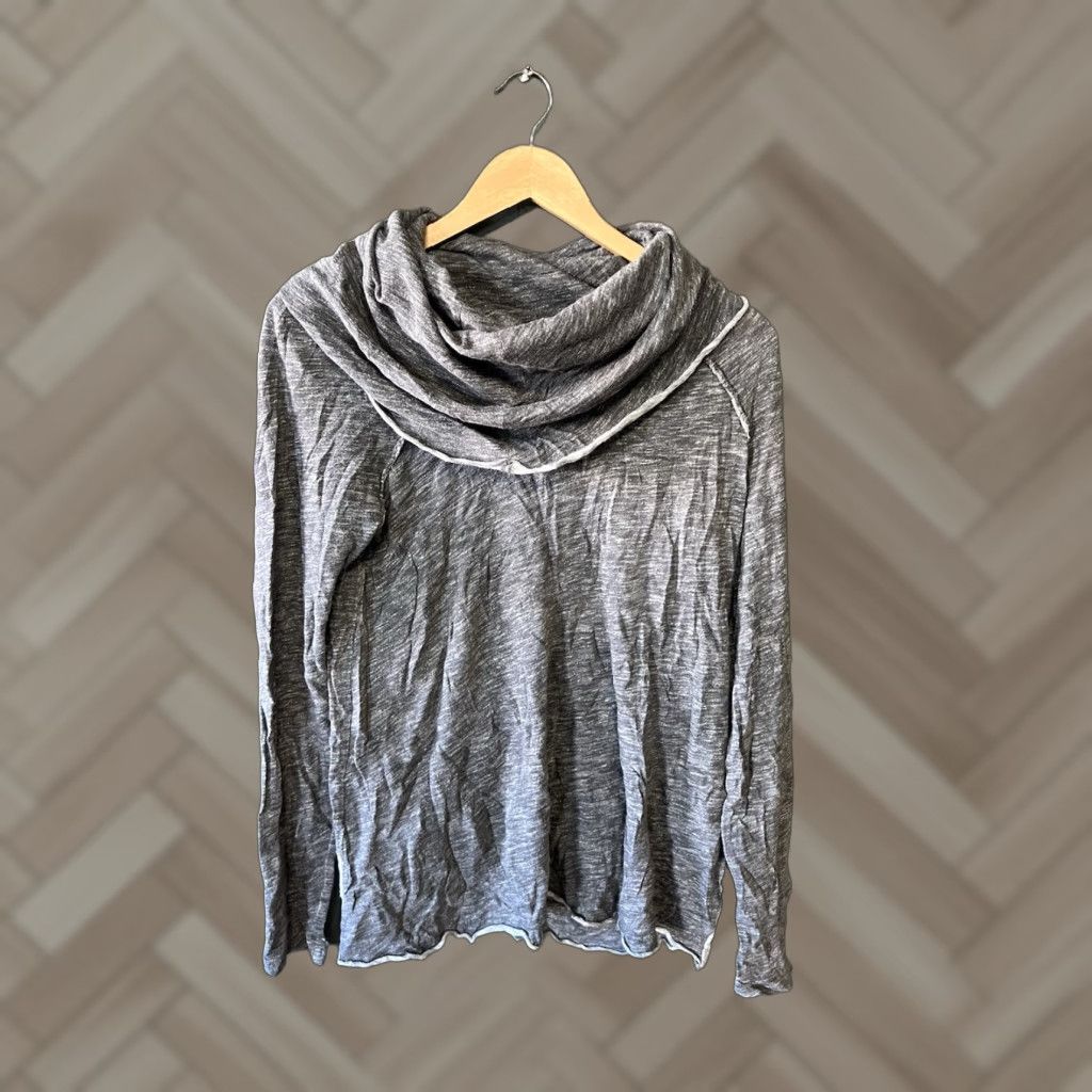 Free People Free People Sweatshirt One Size Gray Pullover Beach Womens Long Sleeve Activewear Size One Size ONE SIZE - 1 Thumbnail