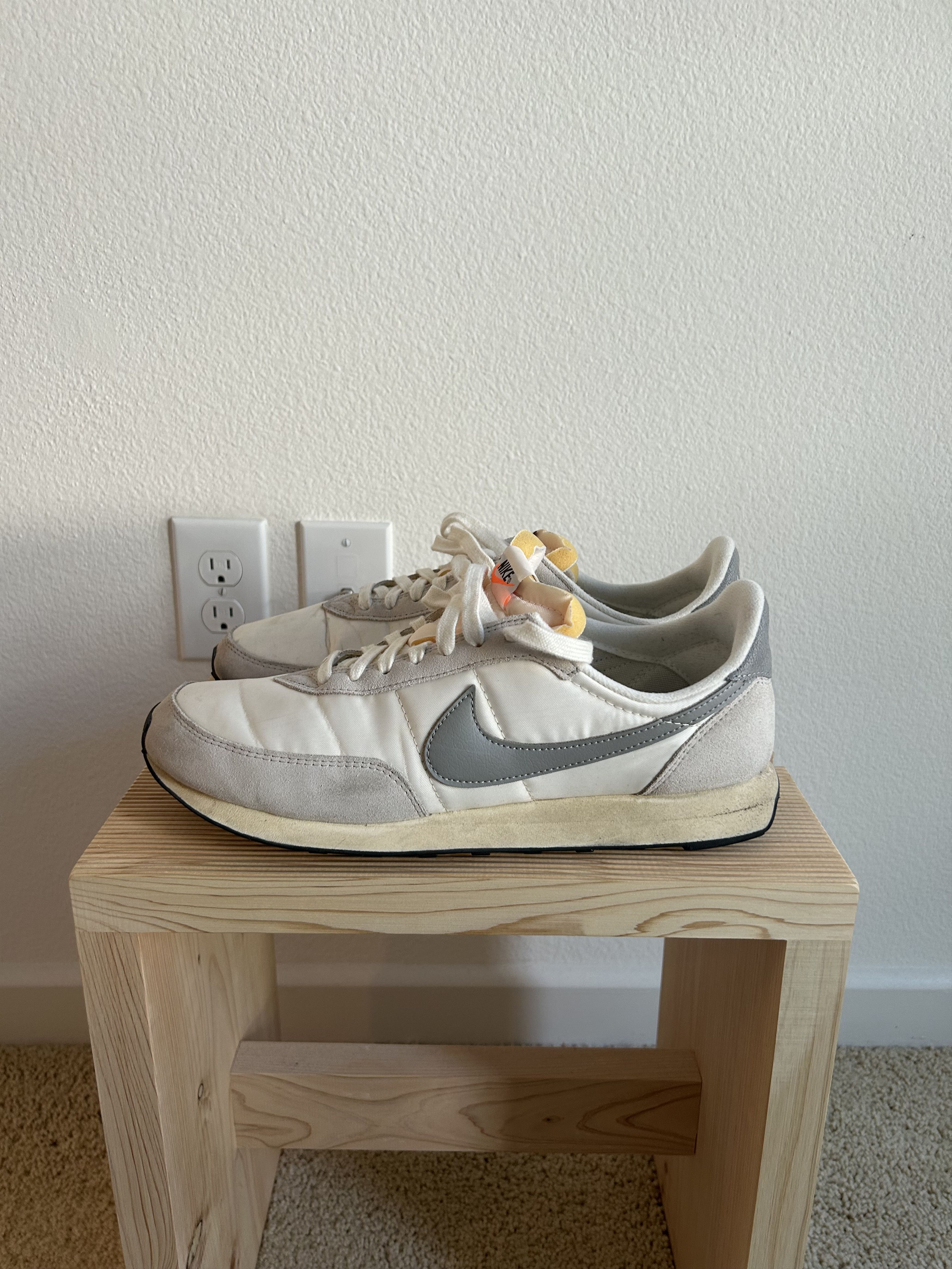 Nike NIKE WAFFLE TRAINER 2 SE Size US 11.5 / EU 44-45 - 4 Thumbnail