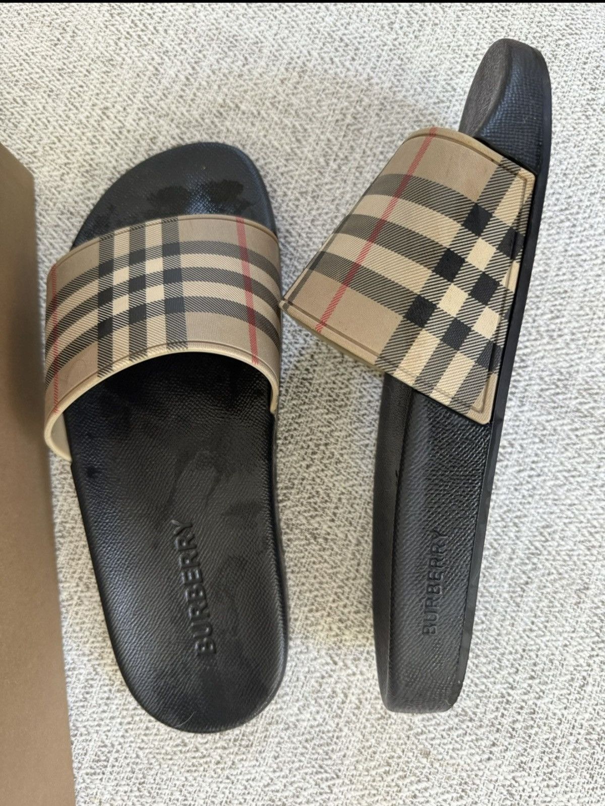 Burberry Burberry slides Size US 9.5 / EU 42-43 - 1 Thumbnail