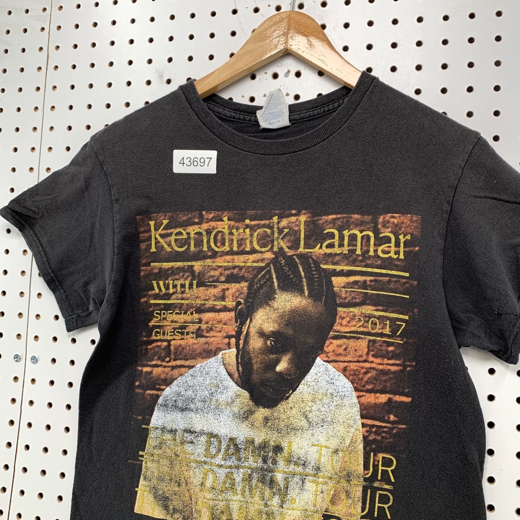 Delta Kendrick Lamar The Damn Tour Shirt Mens Small Black Rap Tee Delta Shirt Mens Small Black (Note: must avoid new information; adjust) Size US S / EU 44-46 / 1 - 5 Thumbnail