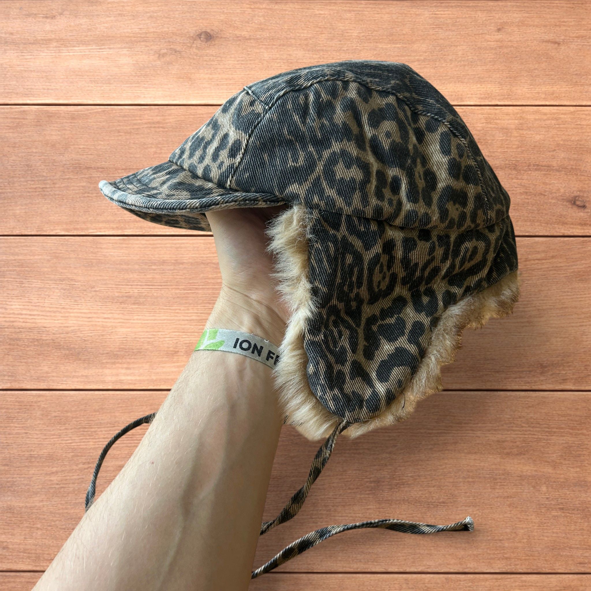 Japanese Brand Vintage style trapper Russian ear flap hat in leopard print. Size ONE SIZE - 3 Thumbnail