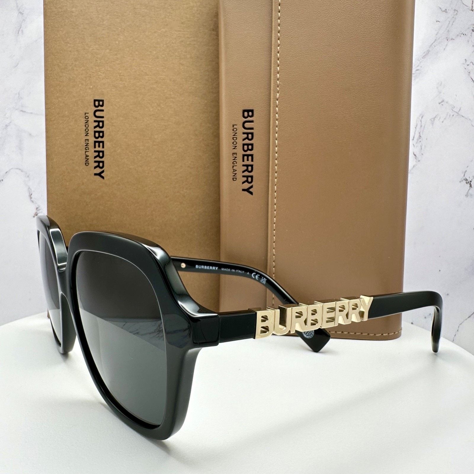 Burberry New Burberry Sunglasses Black Square Gold Metal BURBERRY Size ONE SIZE - 9 Thumbnail